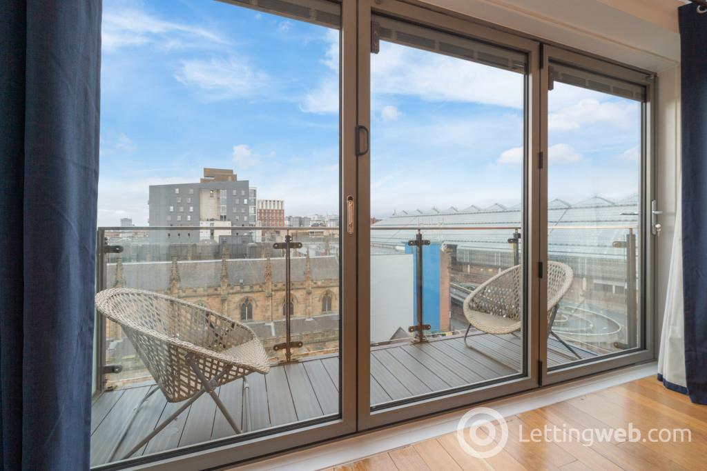 Property to rent in Dunlop Street, City Centre