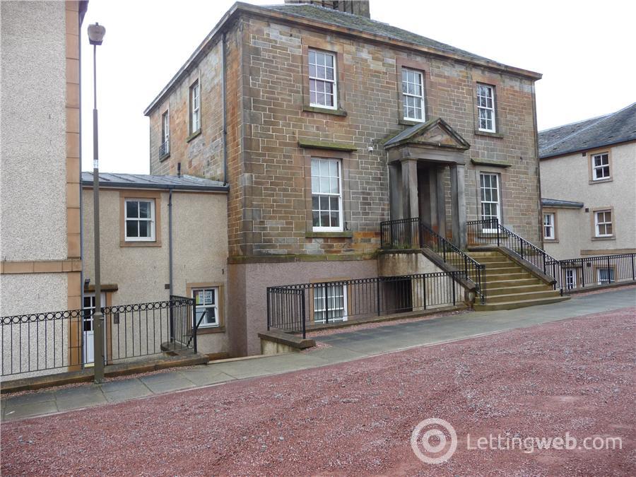 Property to rent in 13 Knightsridge House