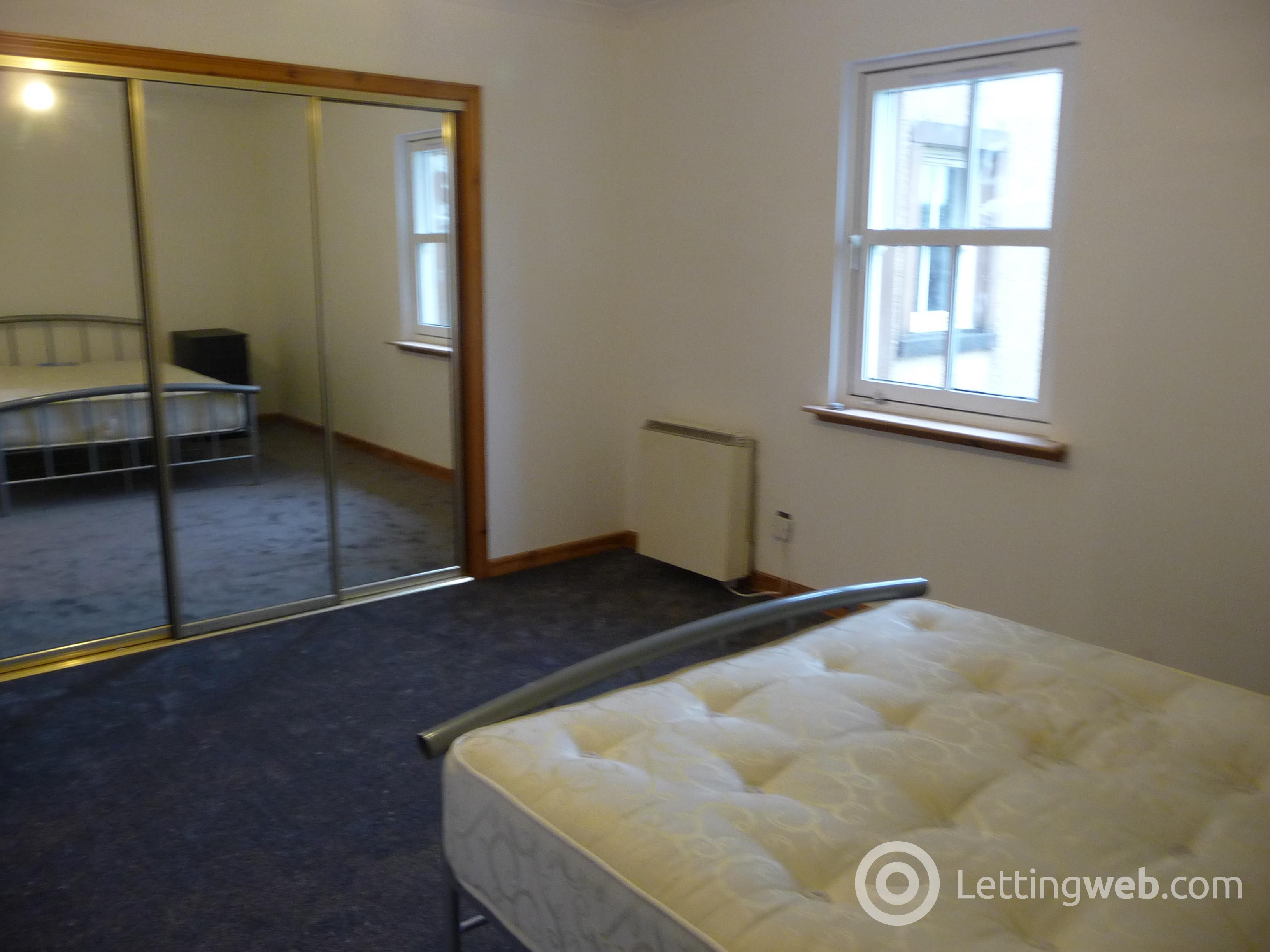 Property to rent in 13 Knightsridge House