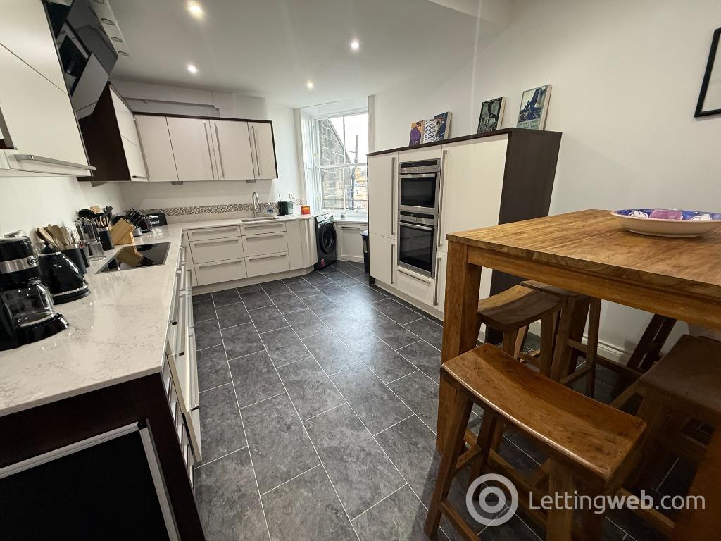 Property to rent in Manor Place, West End, Edinburgh, EH3 7EG