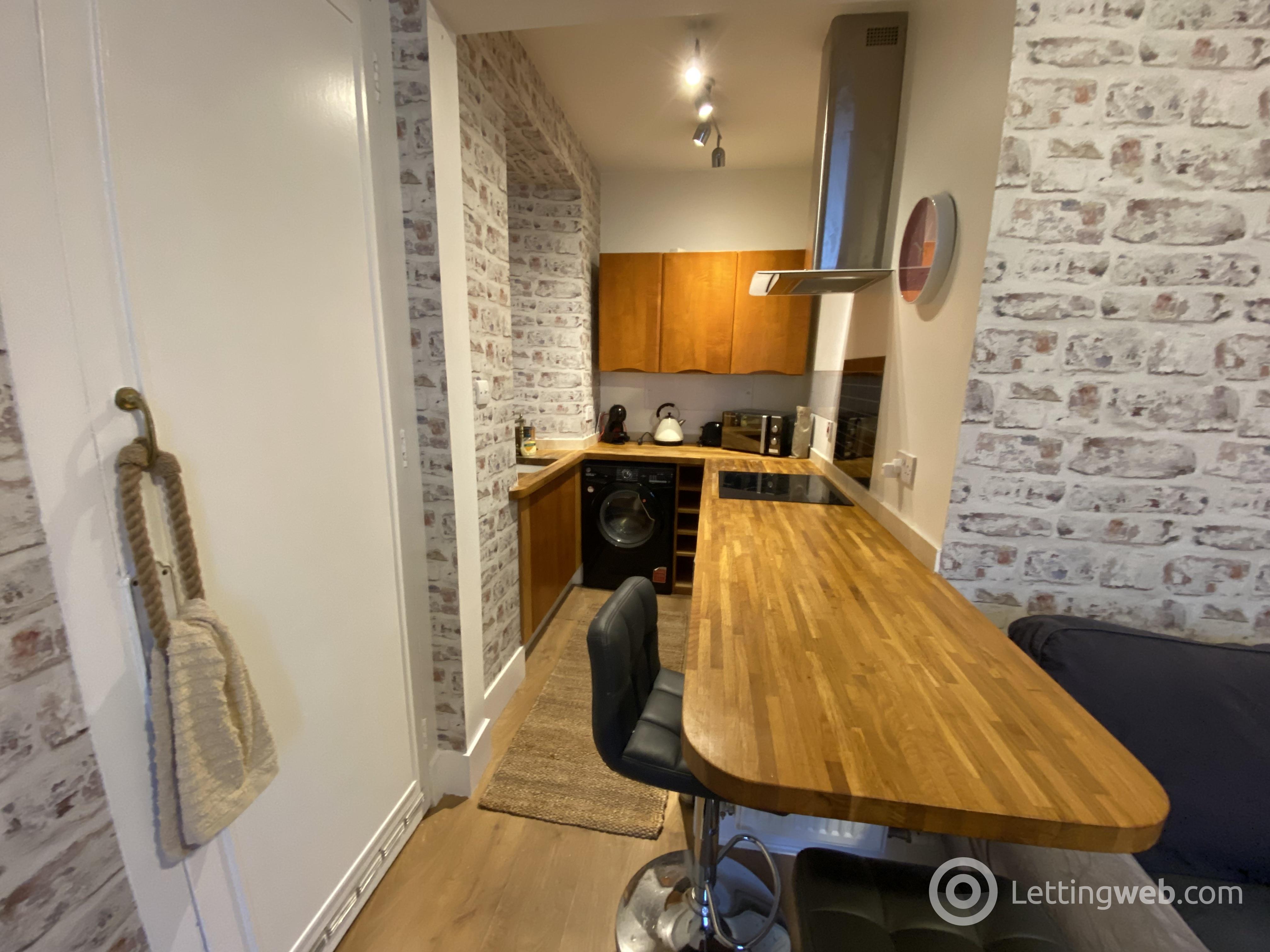 Property to rent in 37 Mount Street, Aberdeen, AB25 2QX