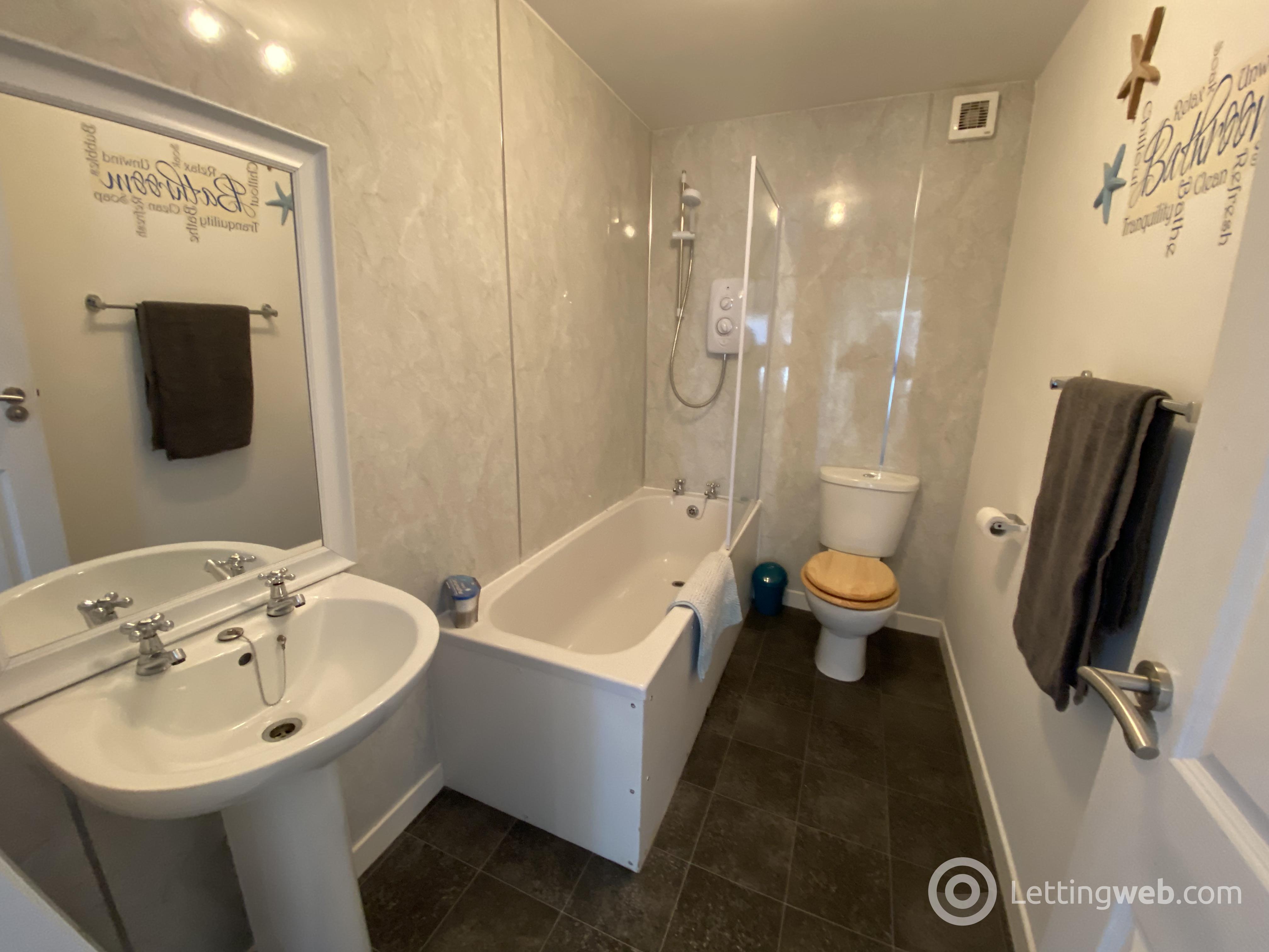 Property to rent in 32 South Mount Street, Aberdeen, AB25 2TB