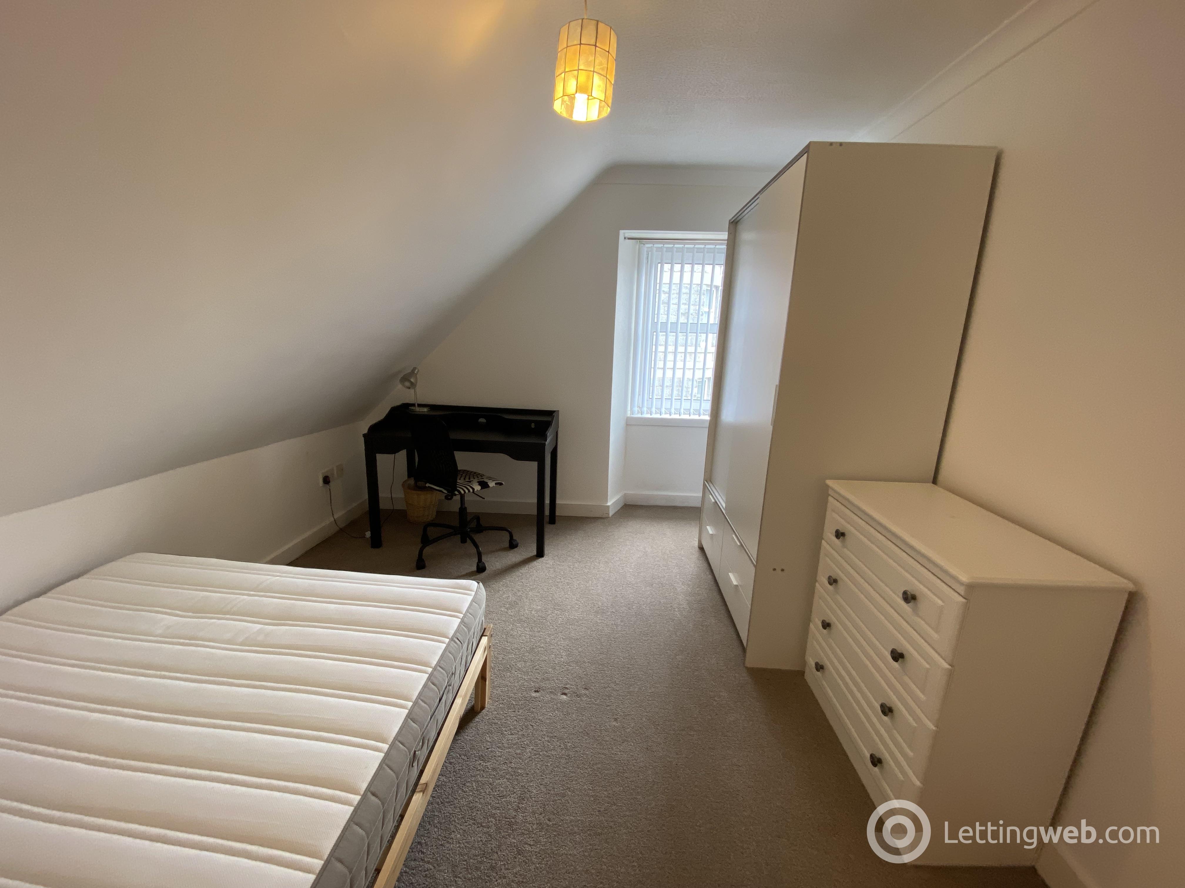 Property to rent in 32 South Mount Street, Aberdeen, AB25 2TB