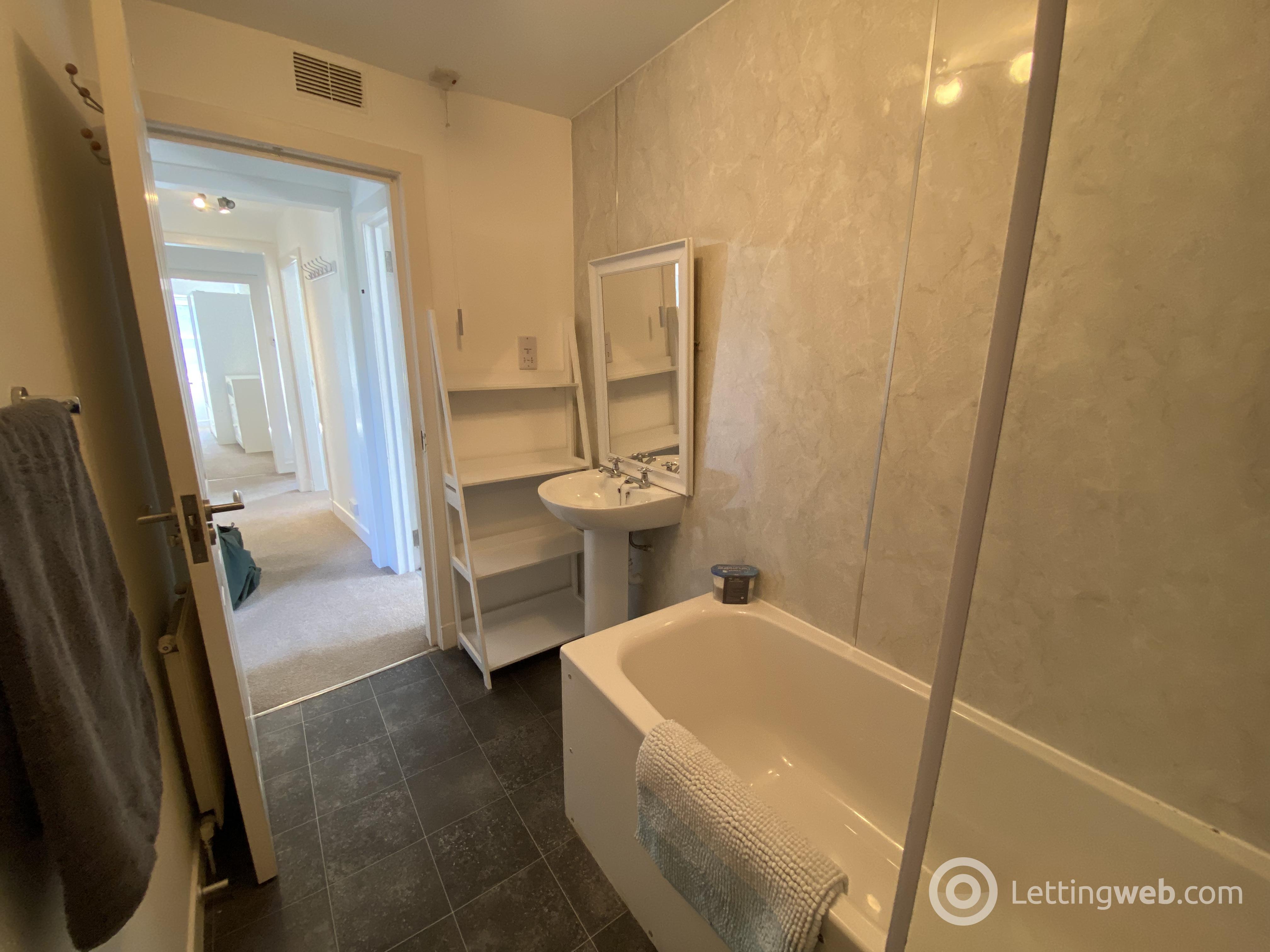 Property to rent in 32 South Mount Street, Aberdeen, AB25 2TB