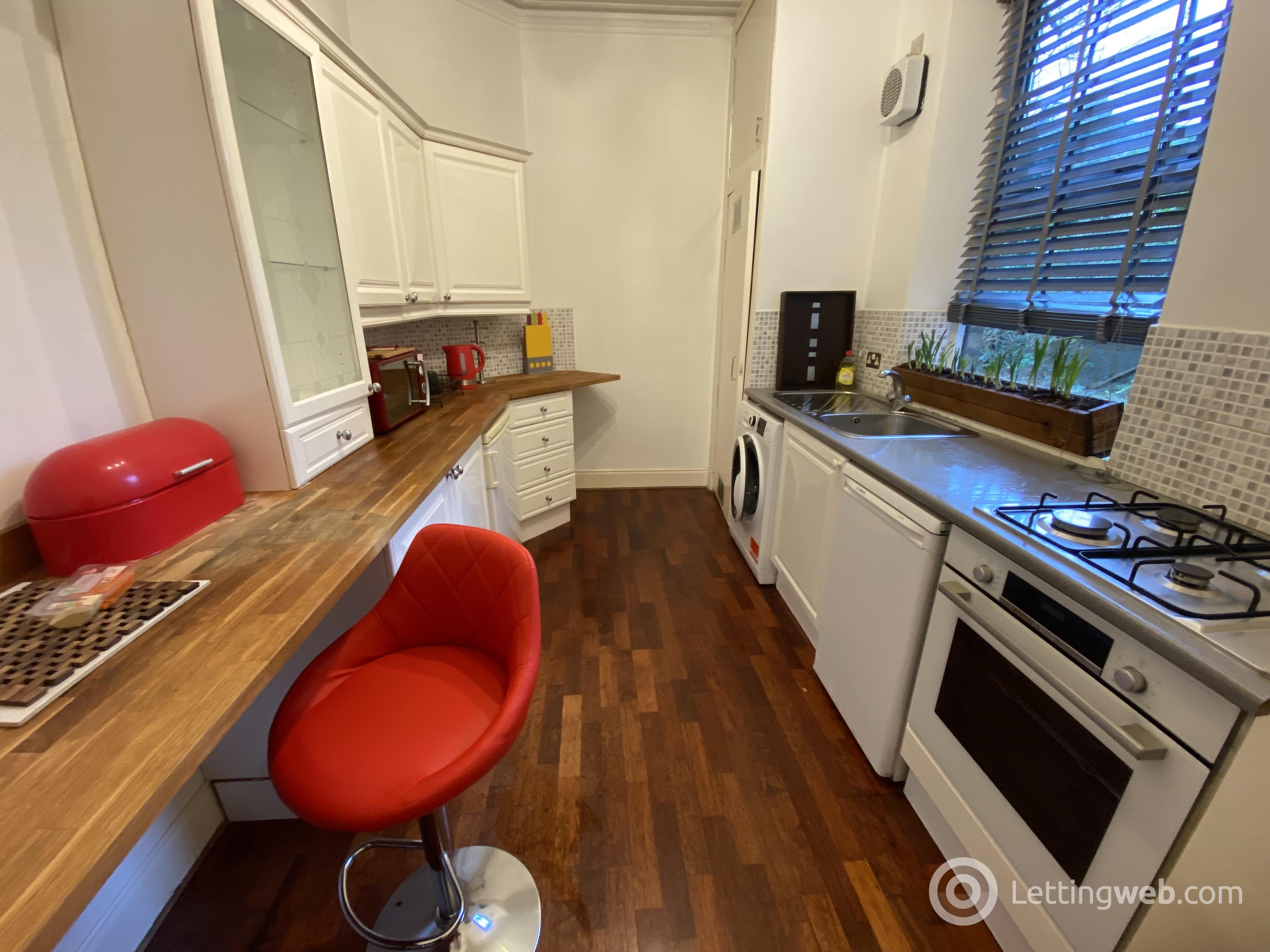 Property to rent in 111 Union Grove, Aberdeen, AB10 6SL