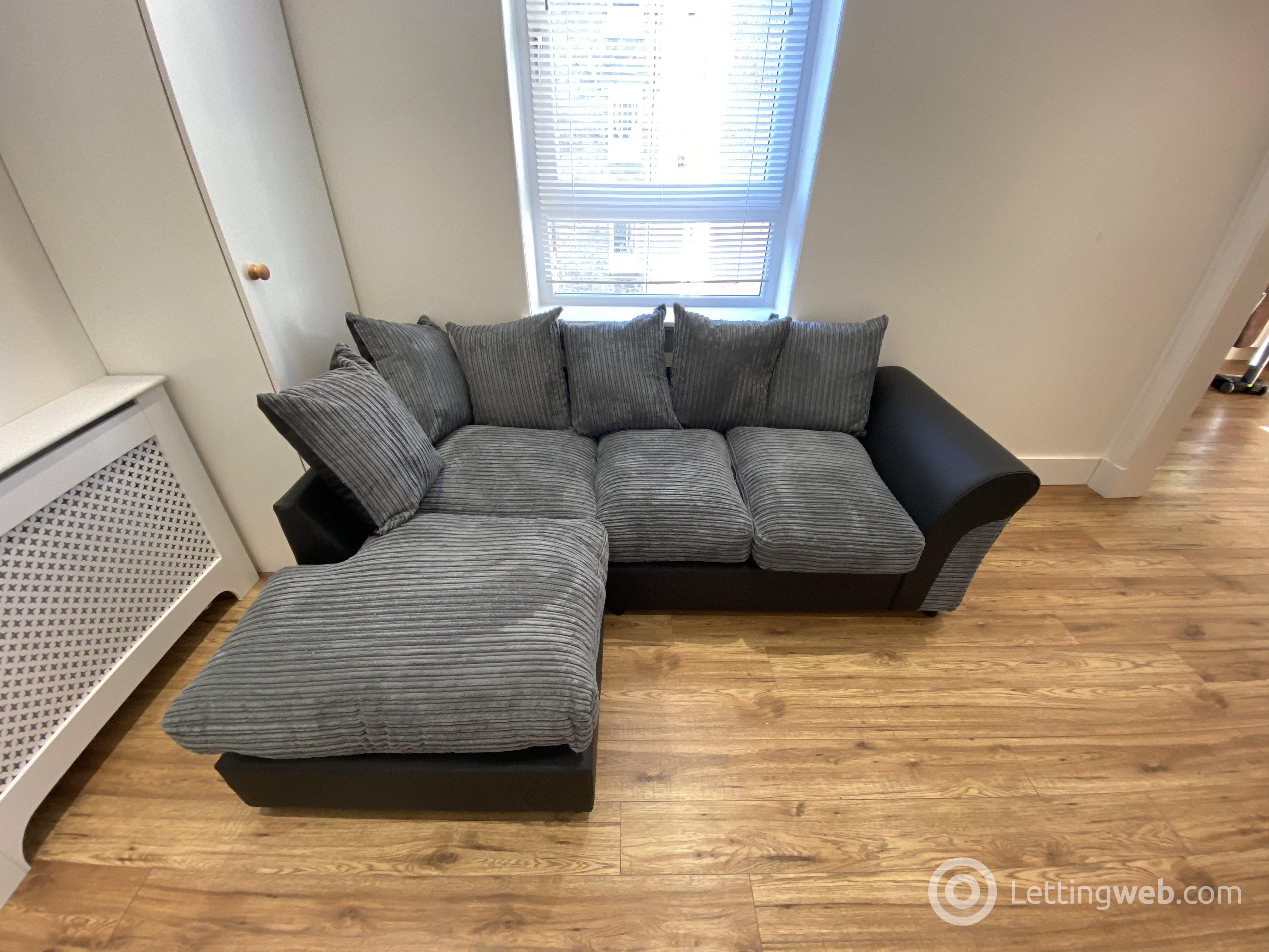 Property to rent in 119 Union Grove