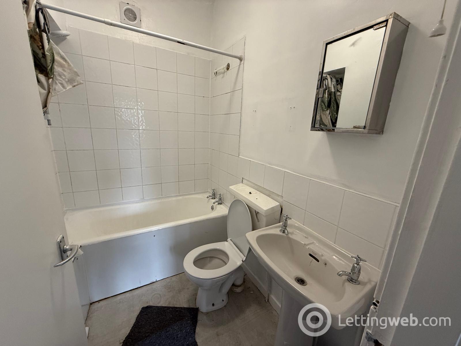 Property to rent in 16 Stewarts Place Caledonian Road, Perth, PH2 8EY