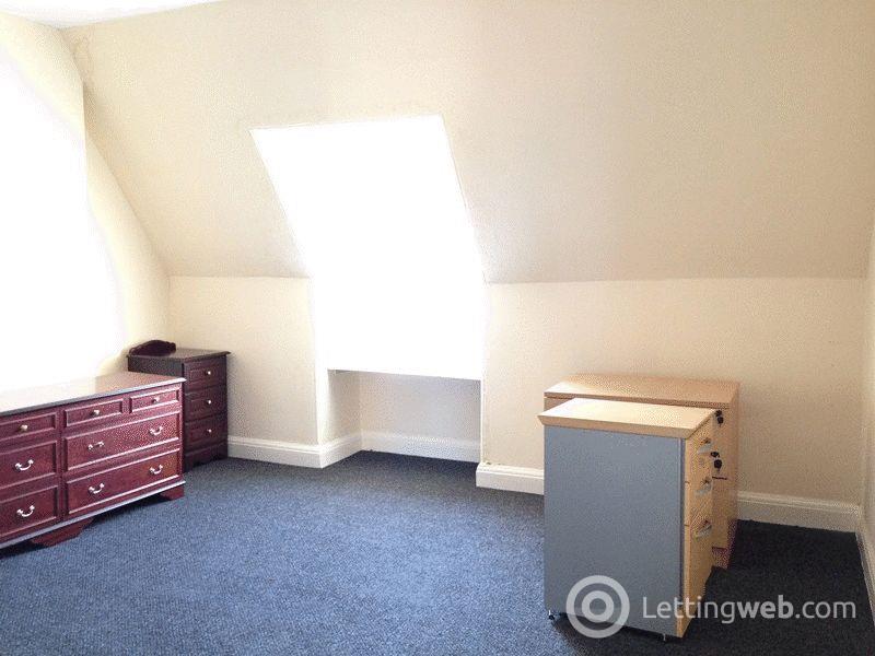 Property to rent in High Street, Kirkcaldy