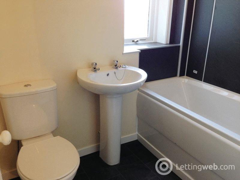Property to rent in High Street, Kirkcaldy
