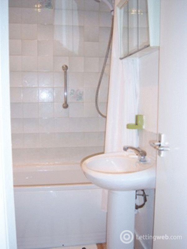 Property to rent in High Street, Kirkcaldy