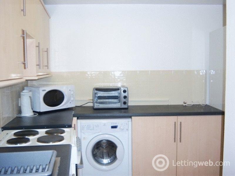 Property to rent in High Street, Kirkcaldy