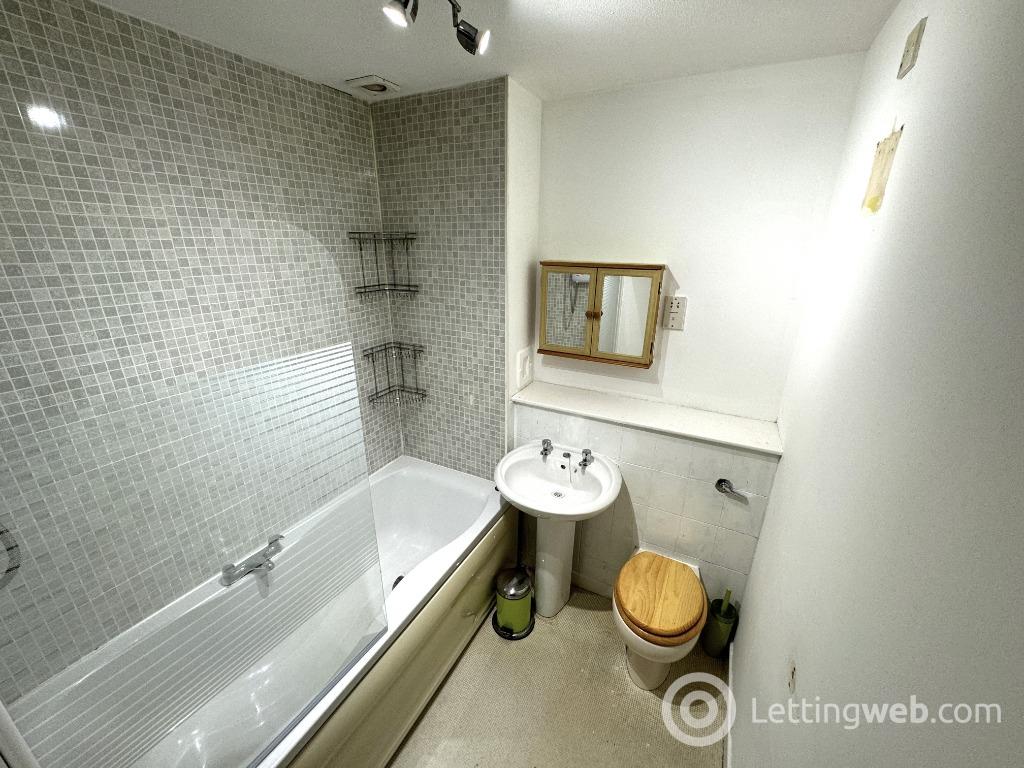 Property to rent in Menzies Road, Torry, Aberdeen, AB11 9BA