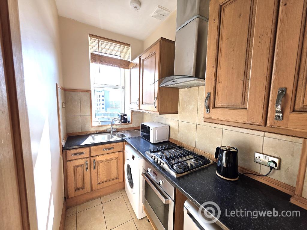 Property to rent in Holburn Street, City Centre, Aberdeen, AB10 6BS