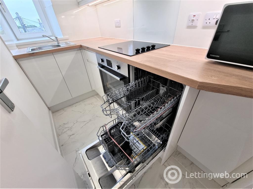 Property to rent in Wallfield Crescent, Rosemount, Aberdeen, AB25 2LB