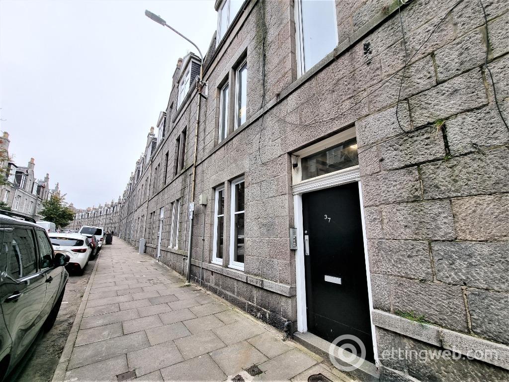Property to rent in Wallfield Crescent, Rosemount, Aberdeen, AB25 2LB