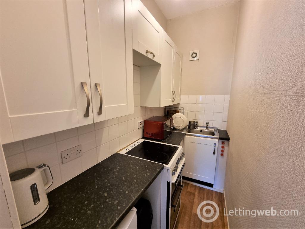 Property to rent in Holburn Street, City Centre, Aberdeen, AB10 7FN