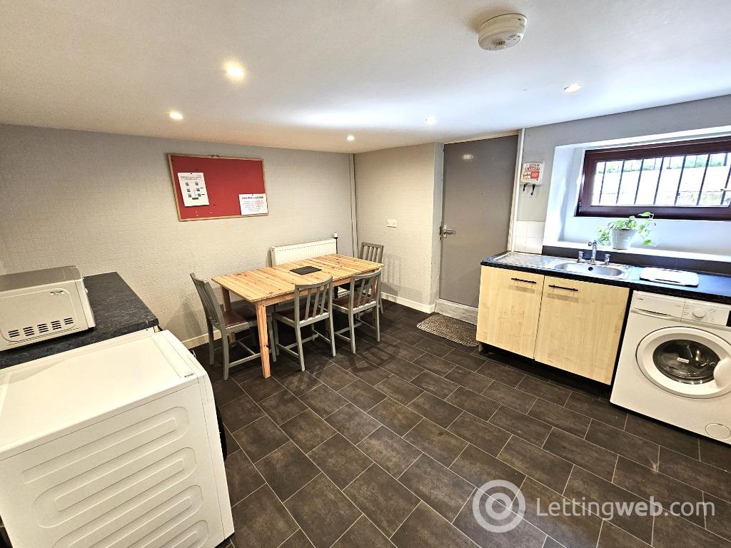 Property to rent in George Street, City Centre, Aberdeen, AB25 3XN