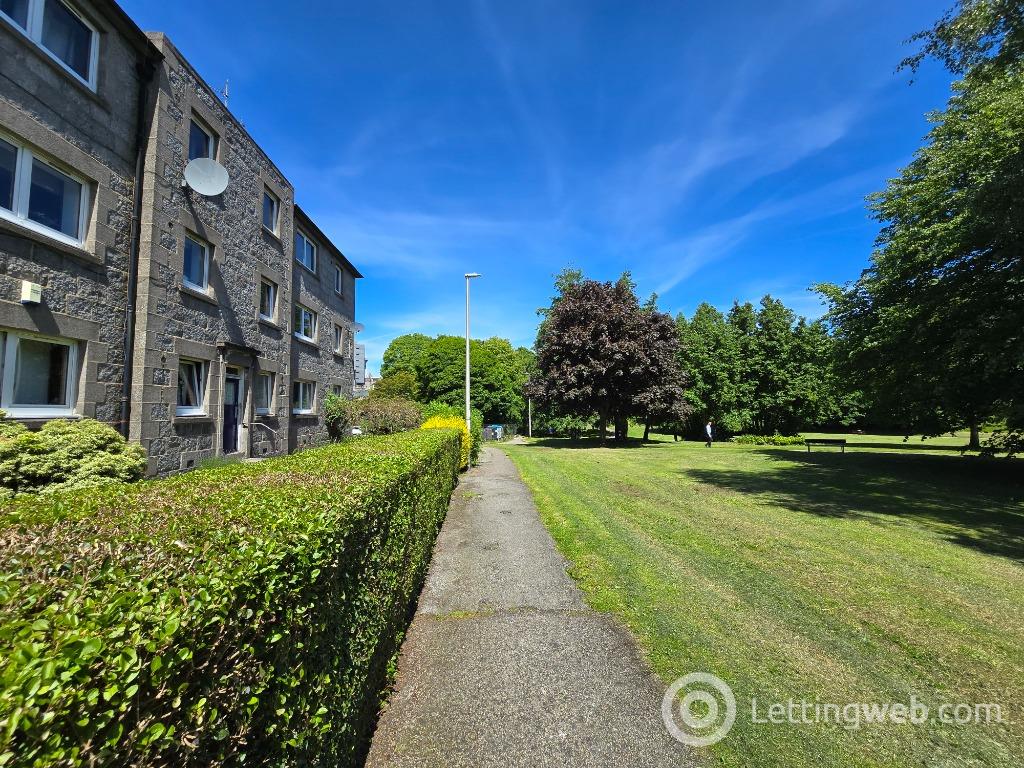 Property to rent in Willowbank Road, City Centre, Aberdeen, AB11 6YH
