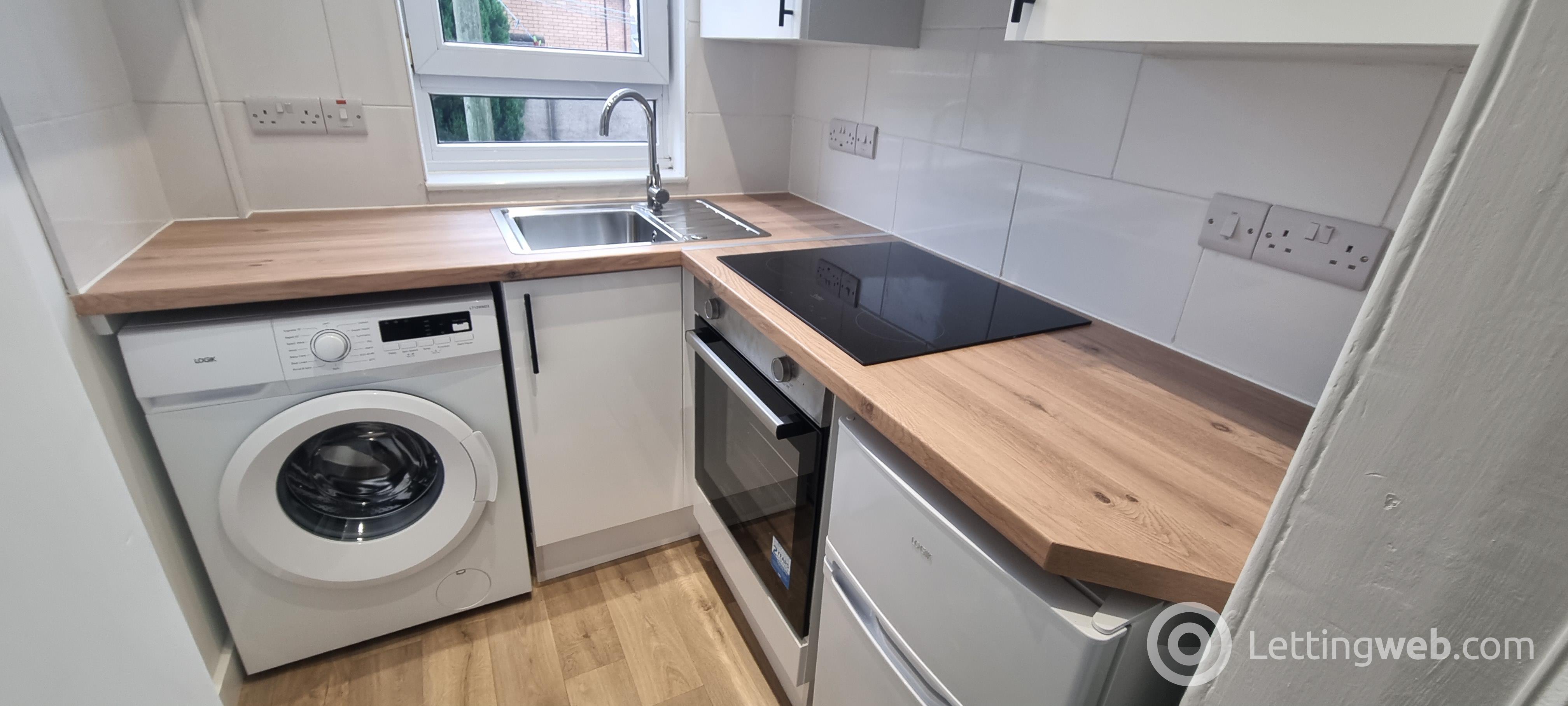 Property to rent in 1/R, 135 Clepington Road, Dundee, DD3 7PA