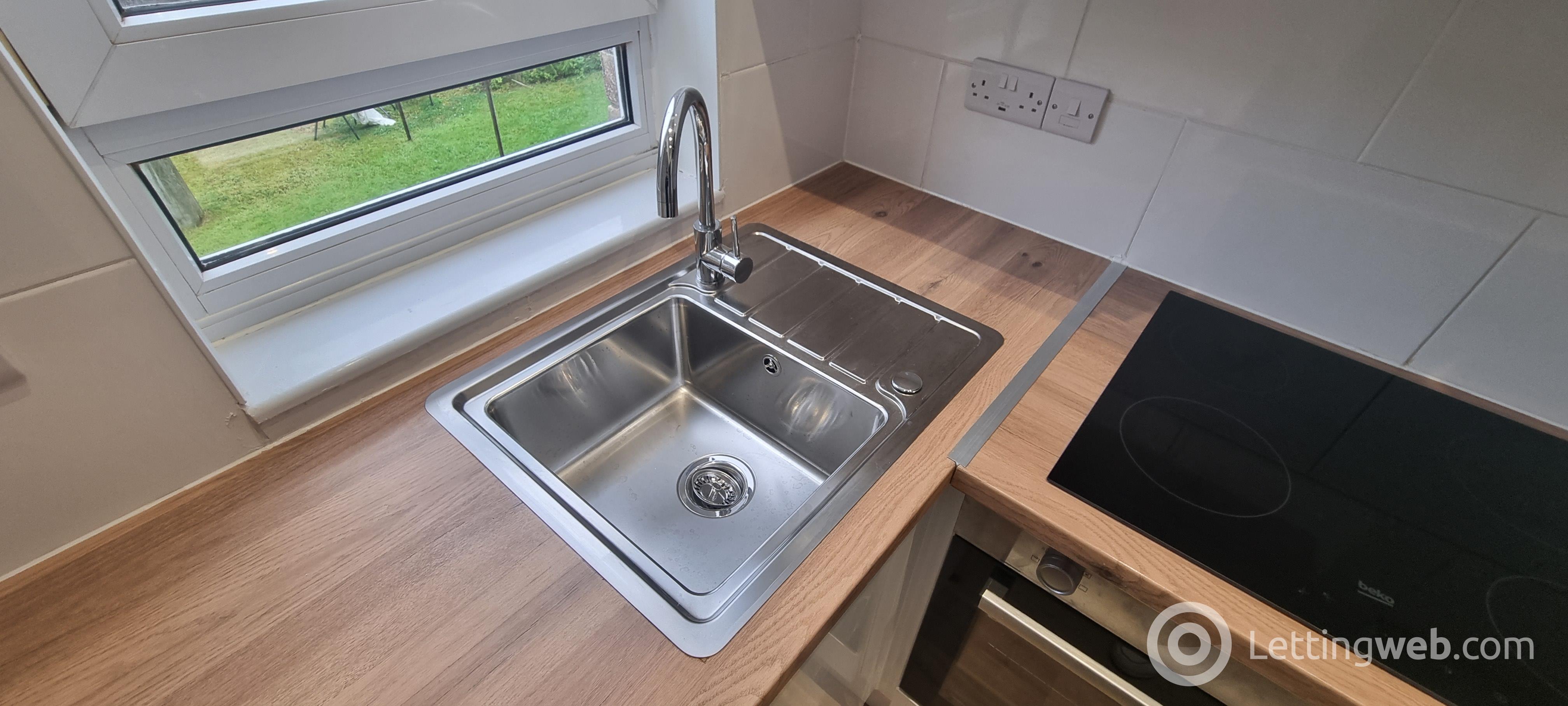 Property to rent in 1/R, 135 Clepington Road, Dundee, DD3 7PA