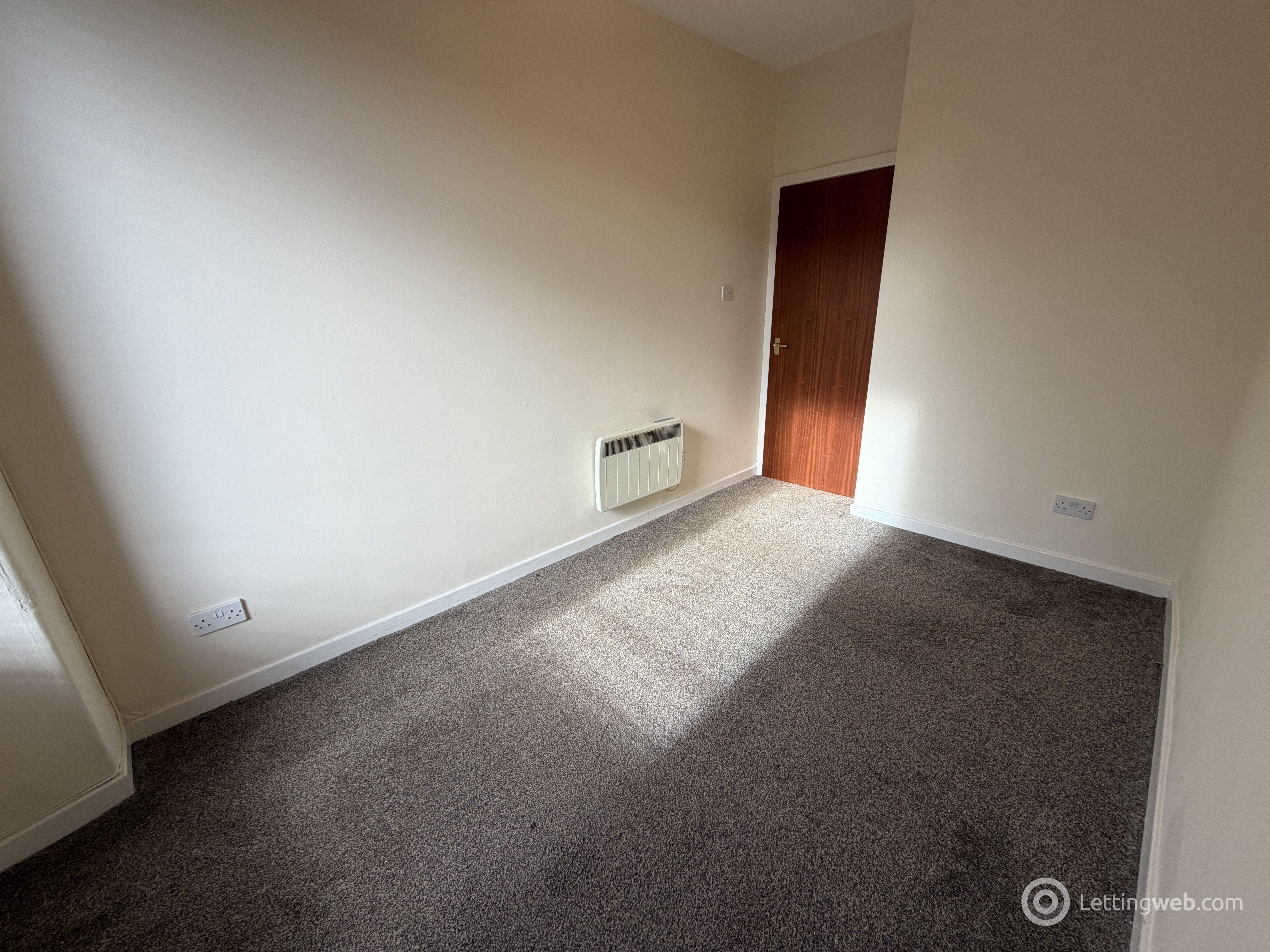 Property to rent in 3/R, 176 Lochee Road, Dundee, DD2 2NG