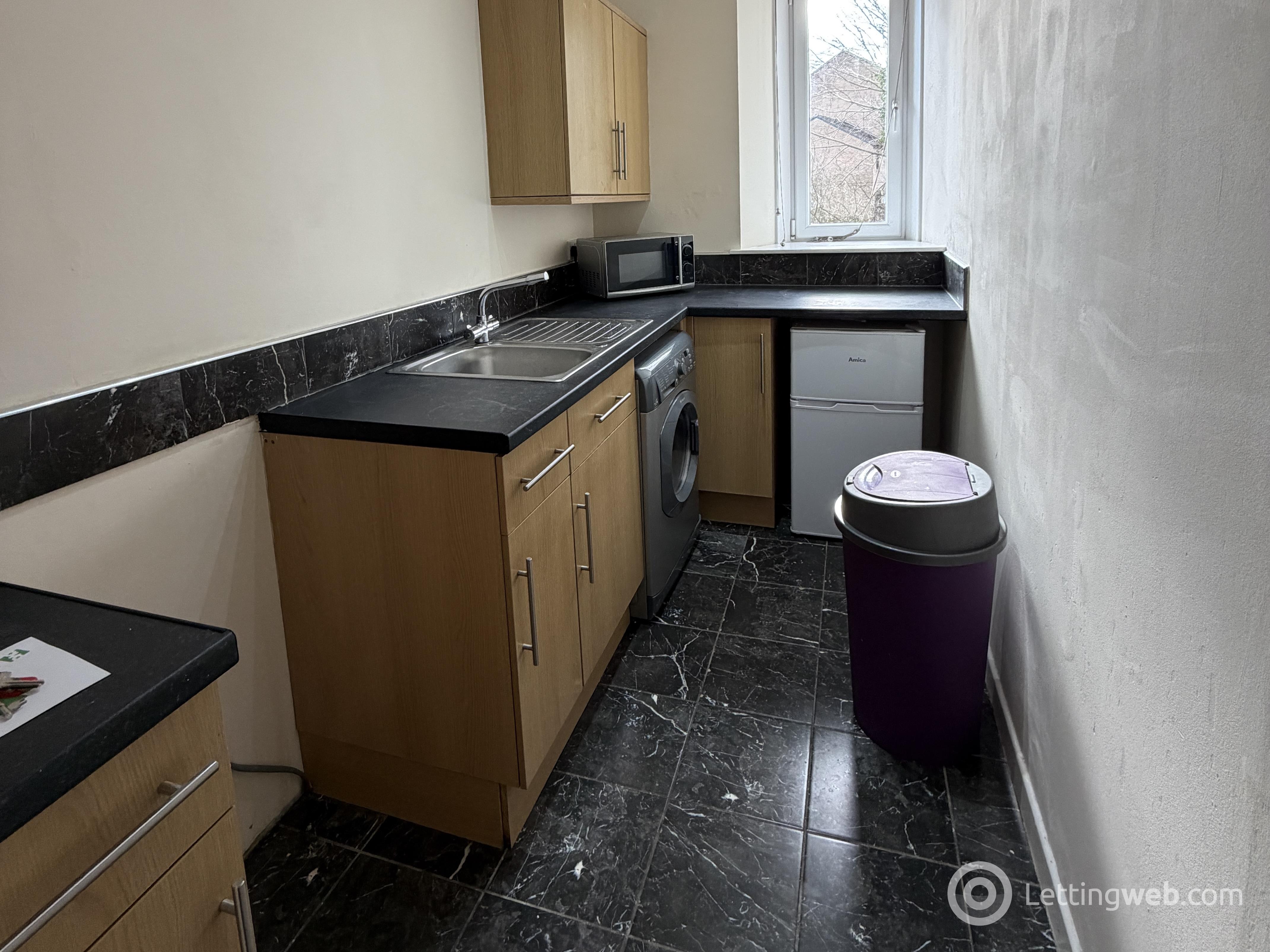 Property to rent in 3/R, 176 Lochee Road, Dundee, DD2 2NG