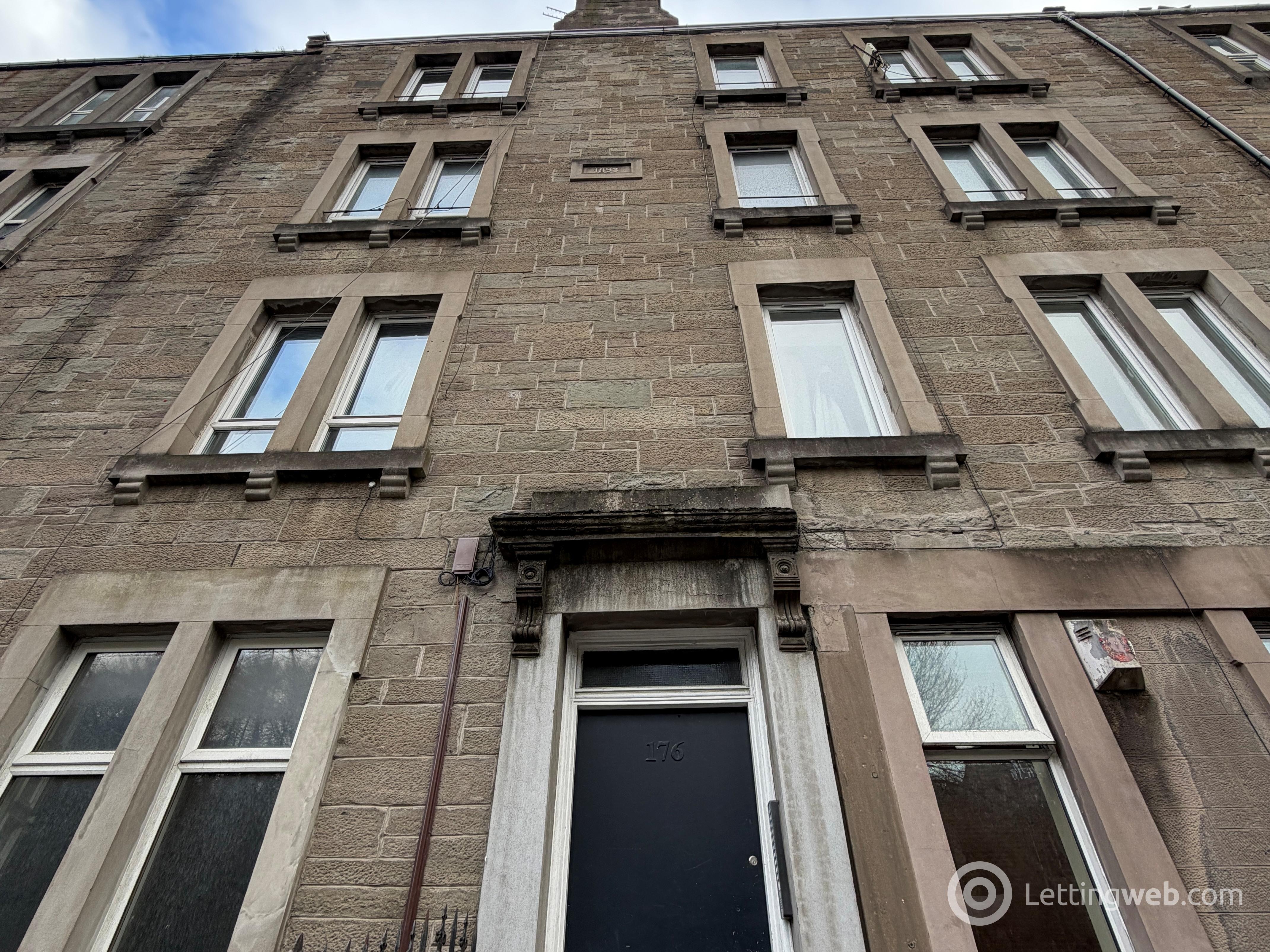 Property to rent in 3/R, 176 Lochee Road, Dundee, DD2 2NG