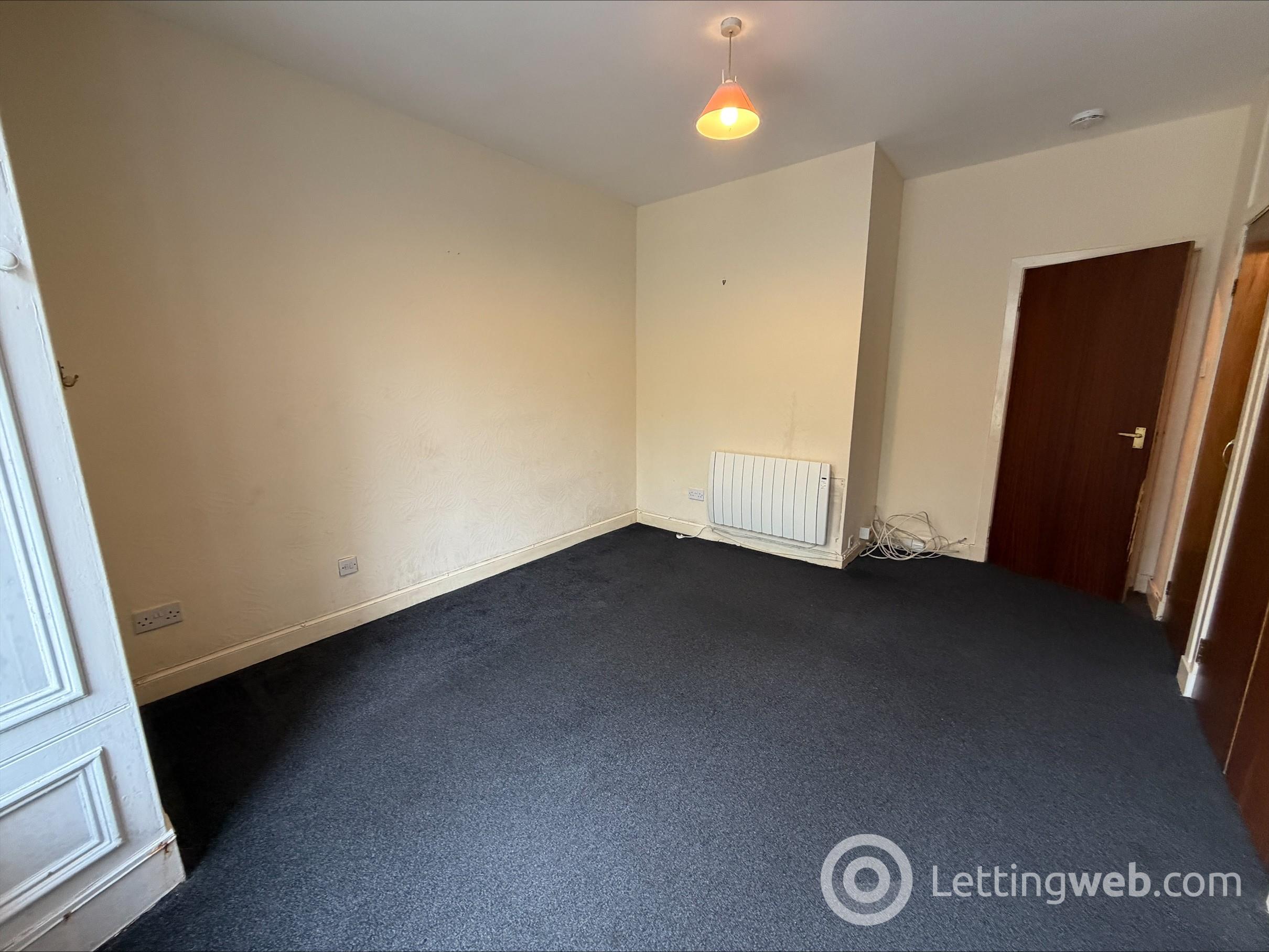 Property to rent in G/L, 176 Lochee Road, Dundee, DD2 2NG