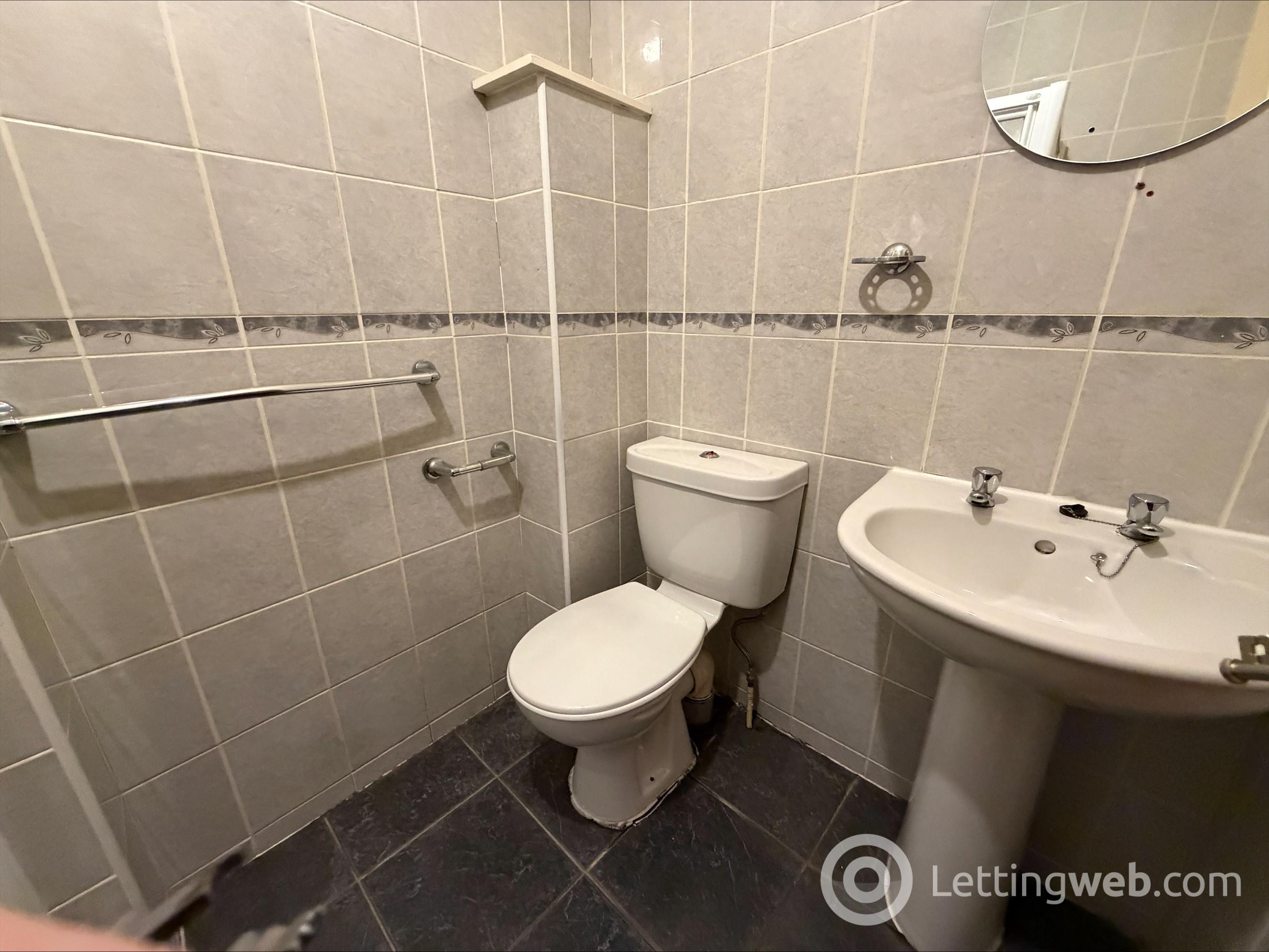 Property to rent in G/L, 176 Lochee Road, Dundee, DD2 2NG