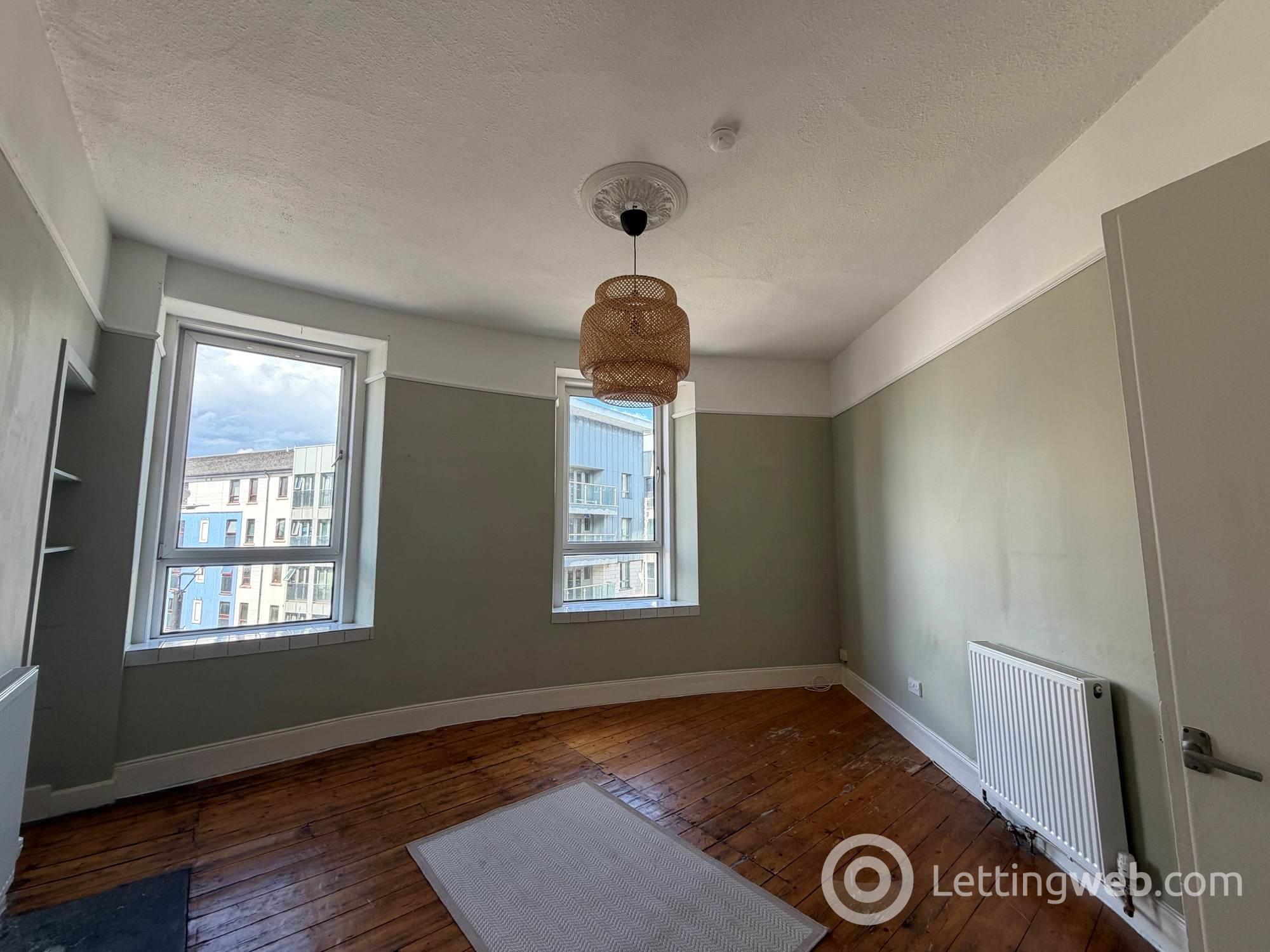 Property to rent in 3C, Arbroath Road, Dundee, DD4 6EW