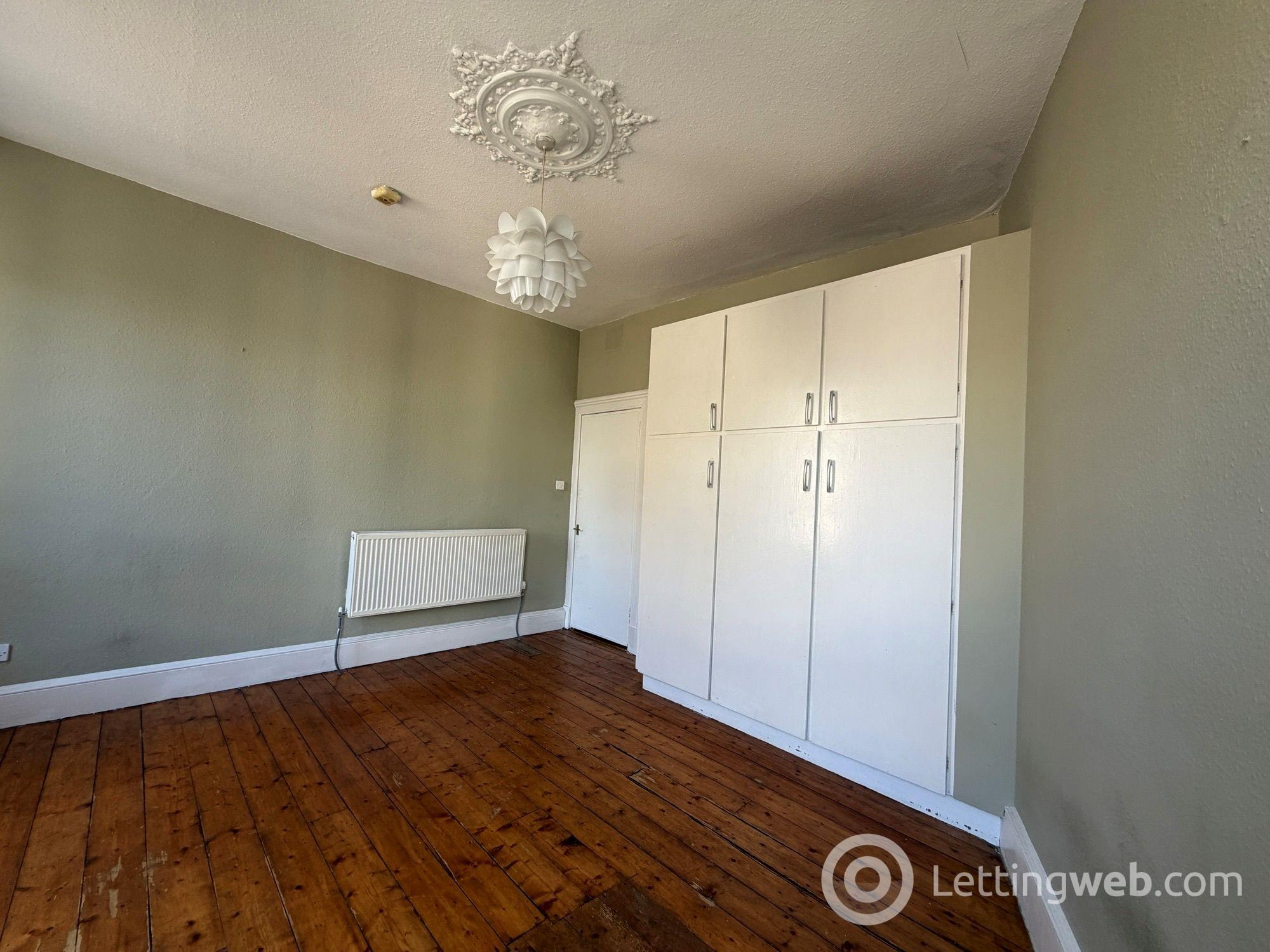 Property to rent in 3C, Arbroath Road, Dundee, DD4 6EW