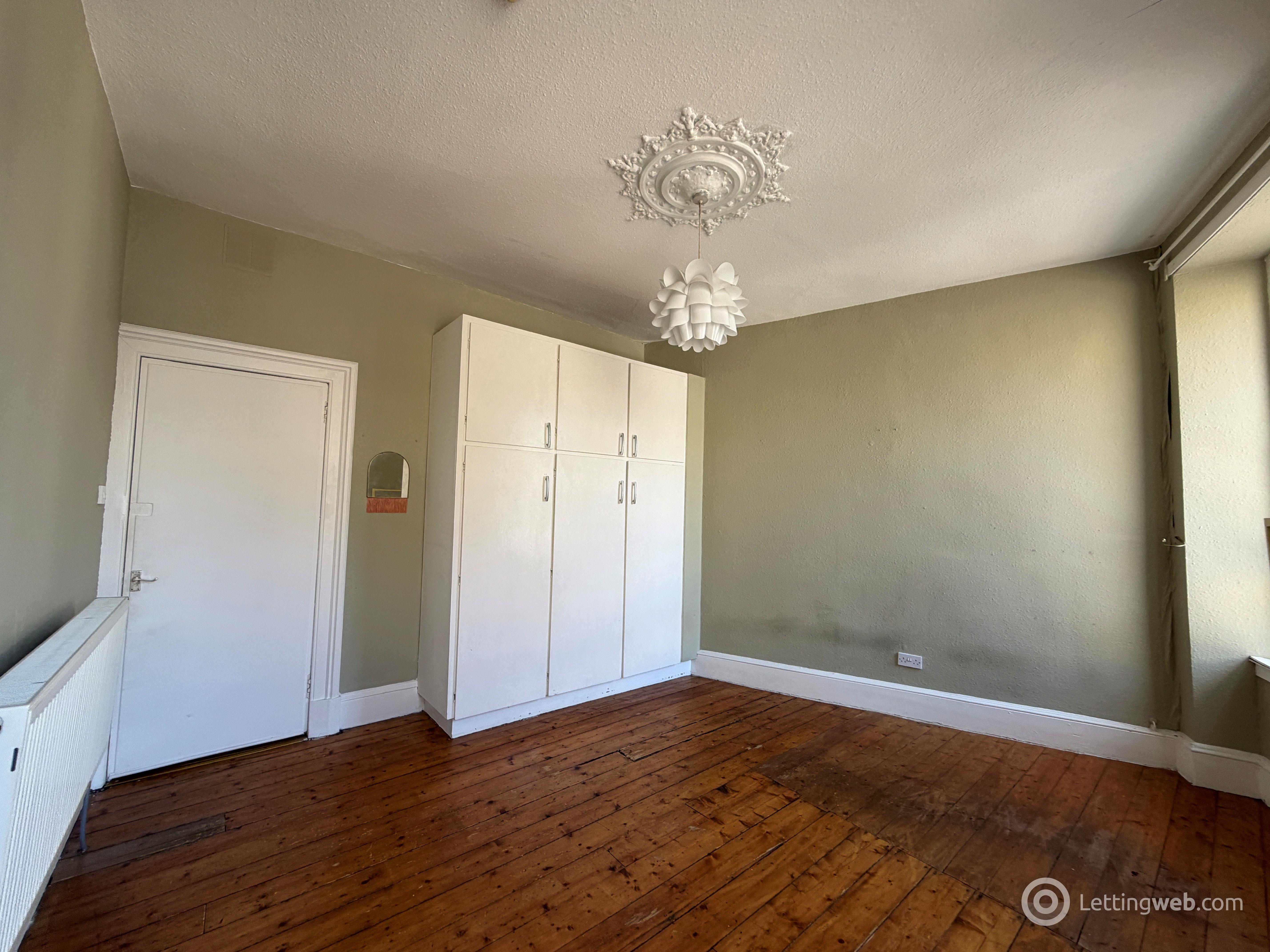Property to rent in 3C, Arbroath Road, Dundee, DD4 6EW