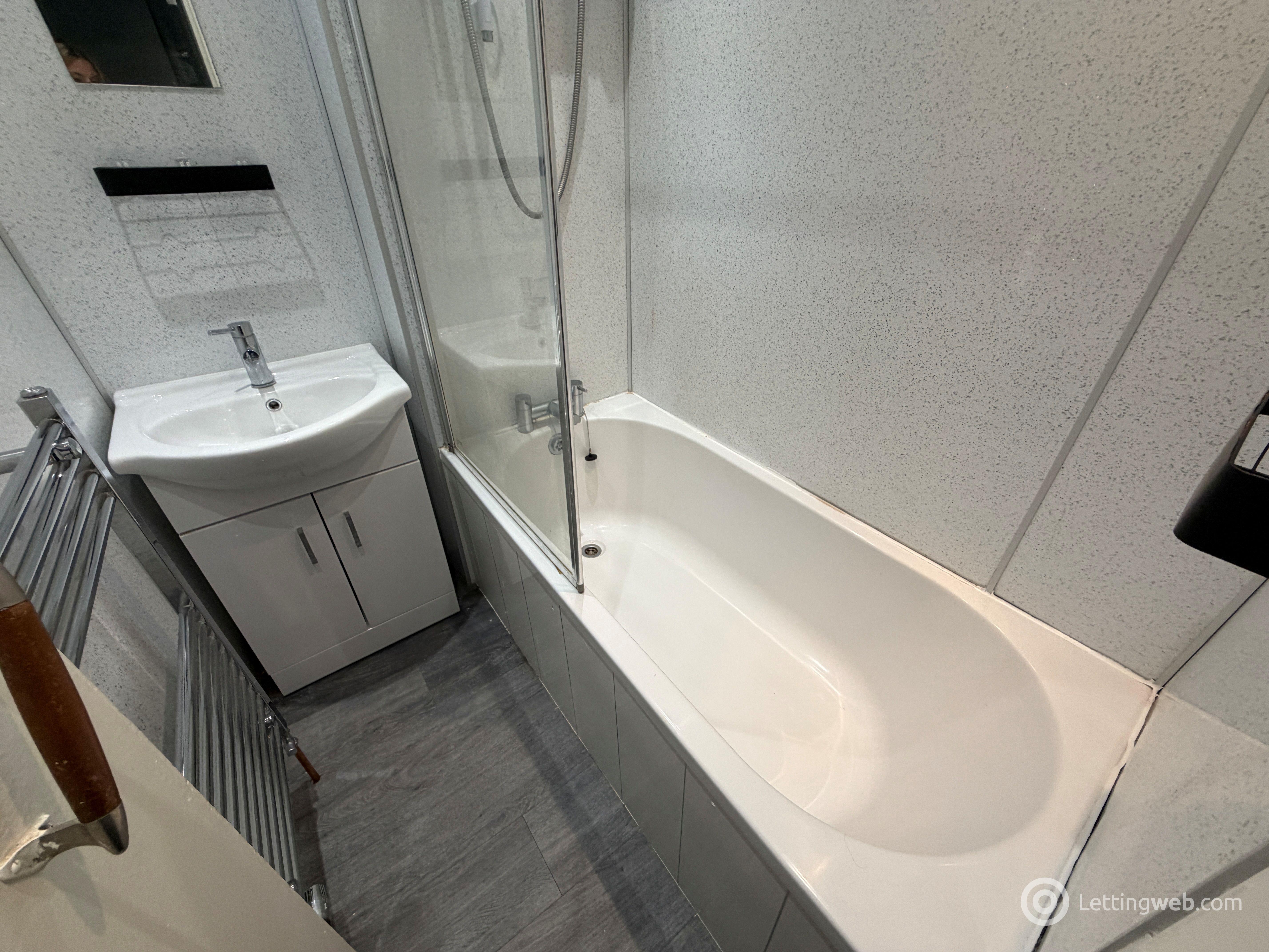 Property to rent in 1 Gowrie Street