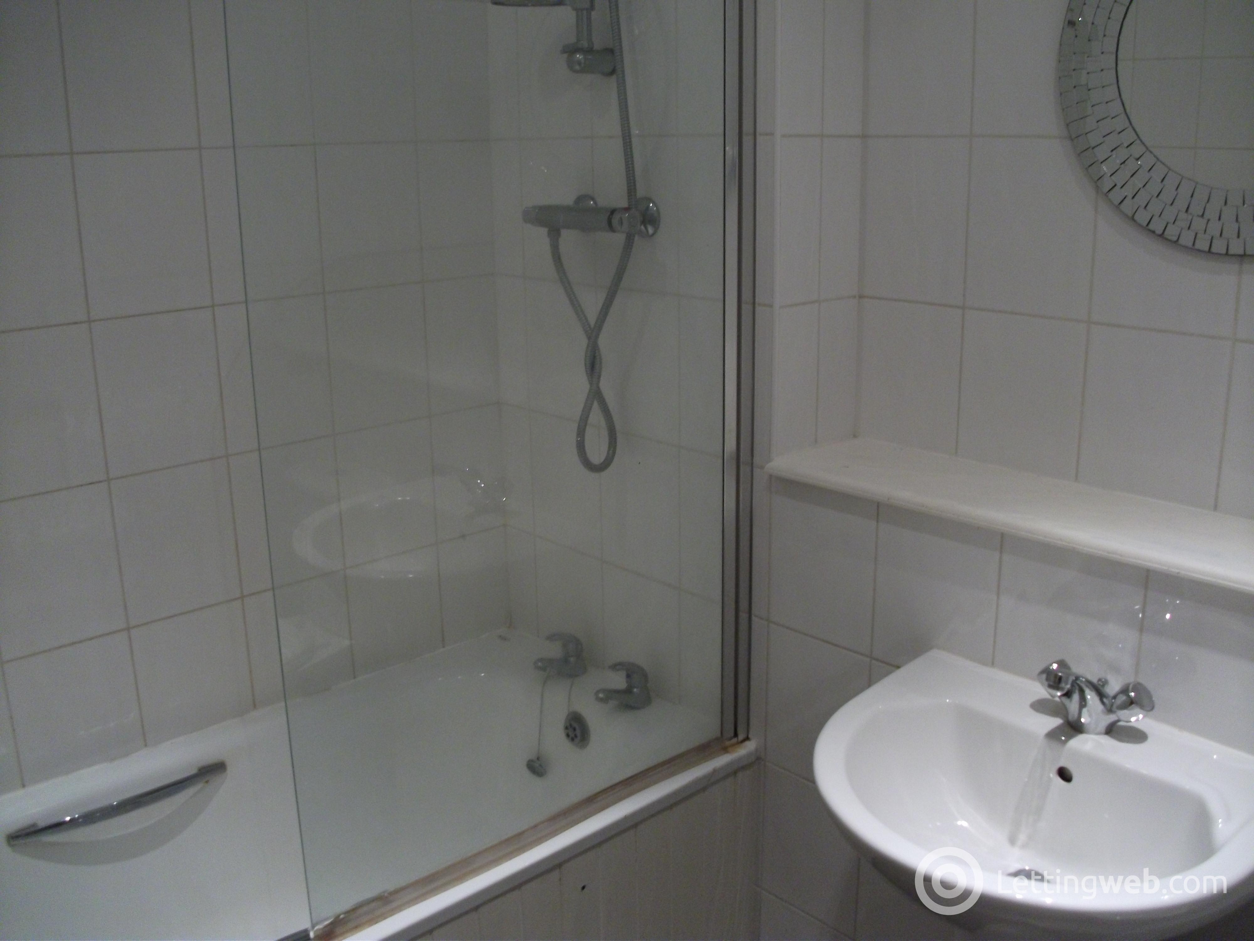 Property to rent in 21 Commercial Street Dundee