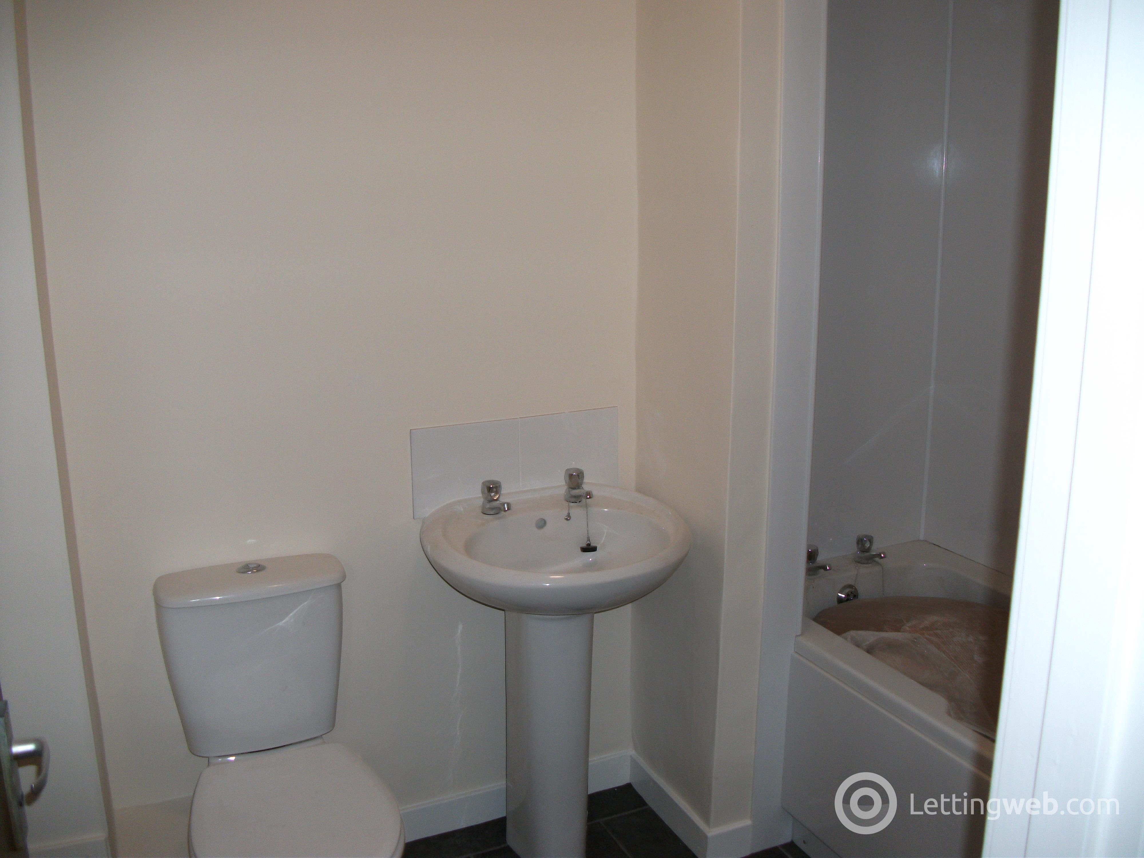Property to rent in Lyon Street Dundee