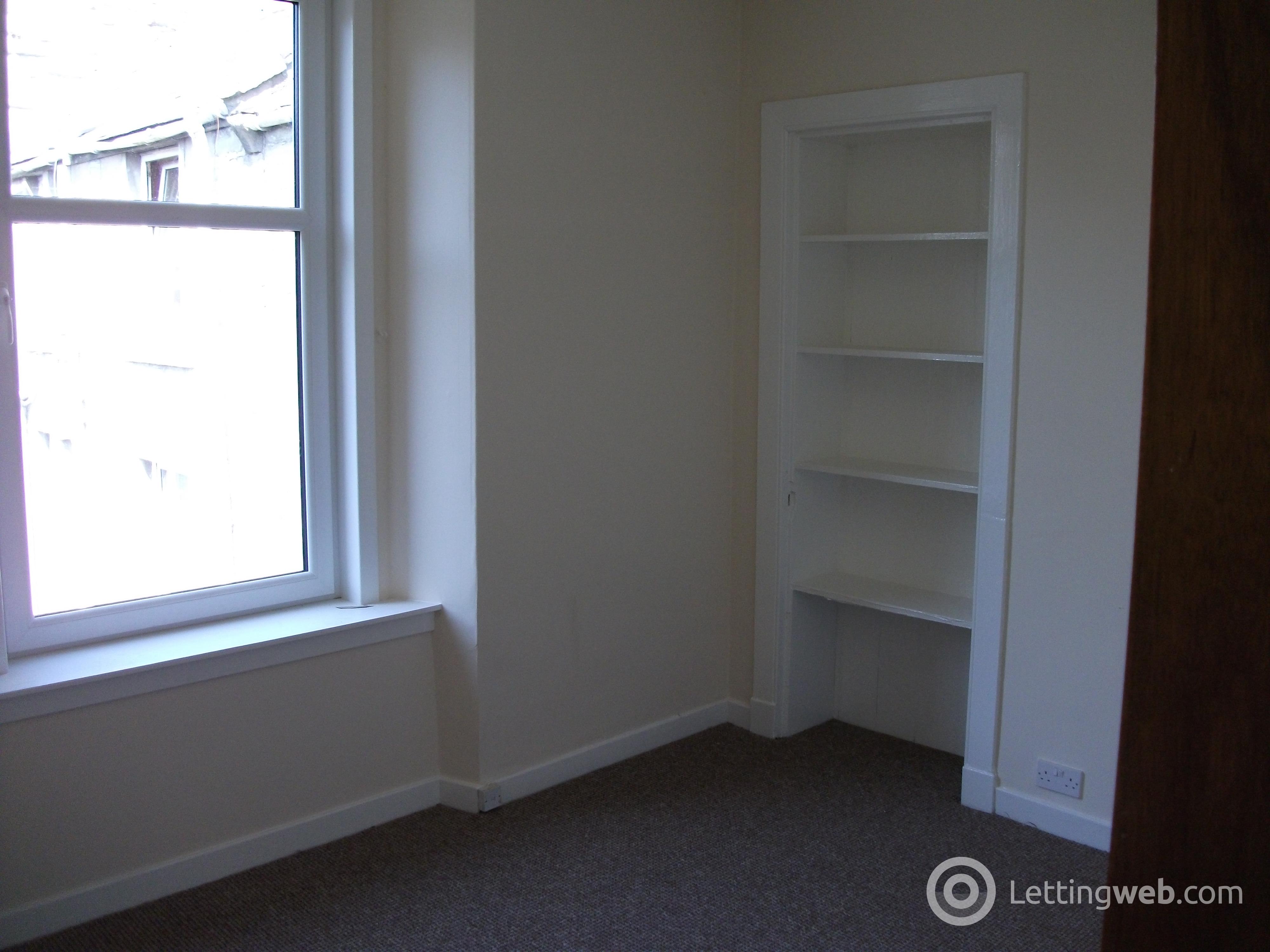 Property to rent in Lyon Street Dundee