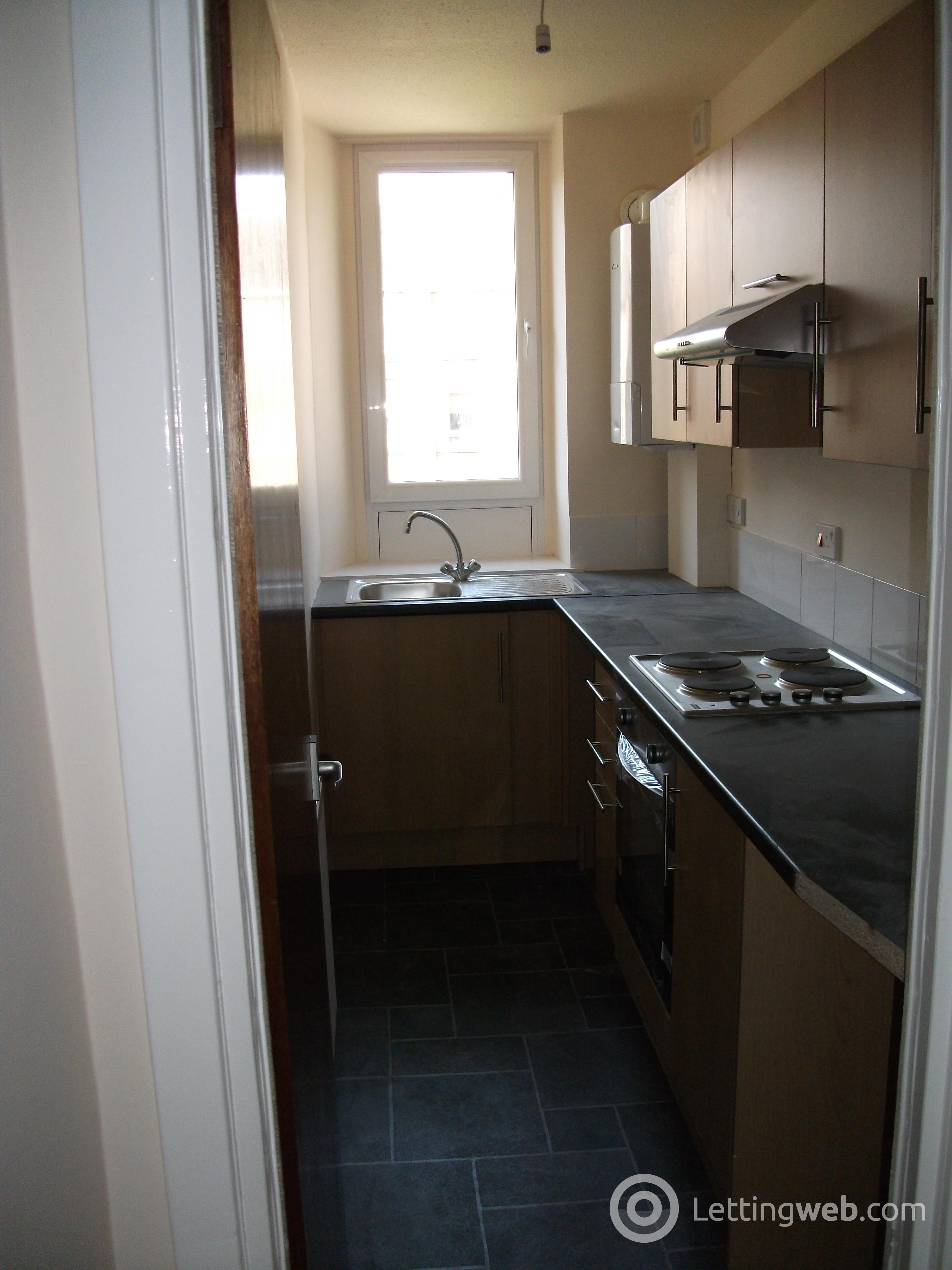 Property to rent in Lyon Street Dundee