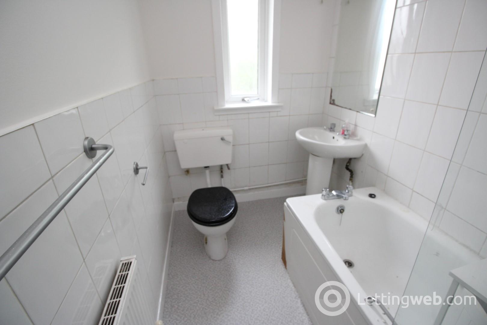 Property to rent in Craigmount Place
