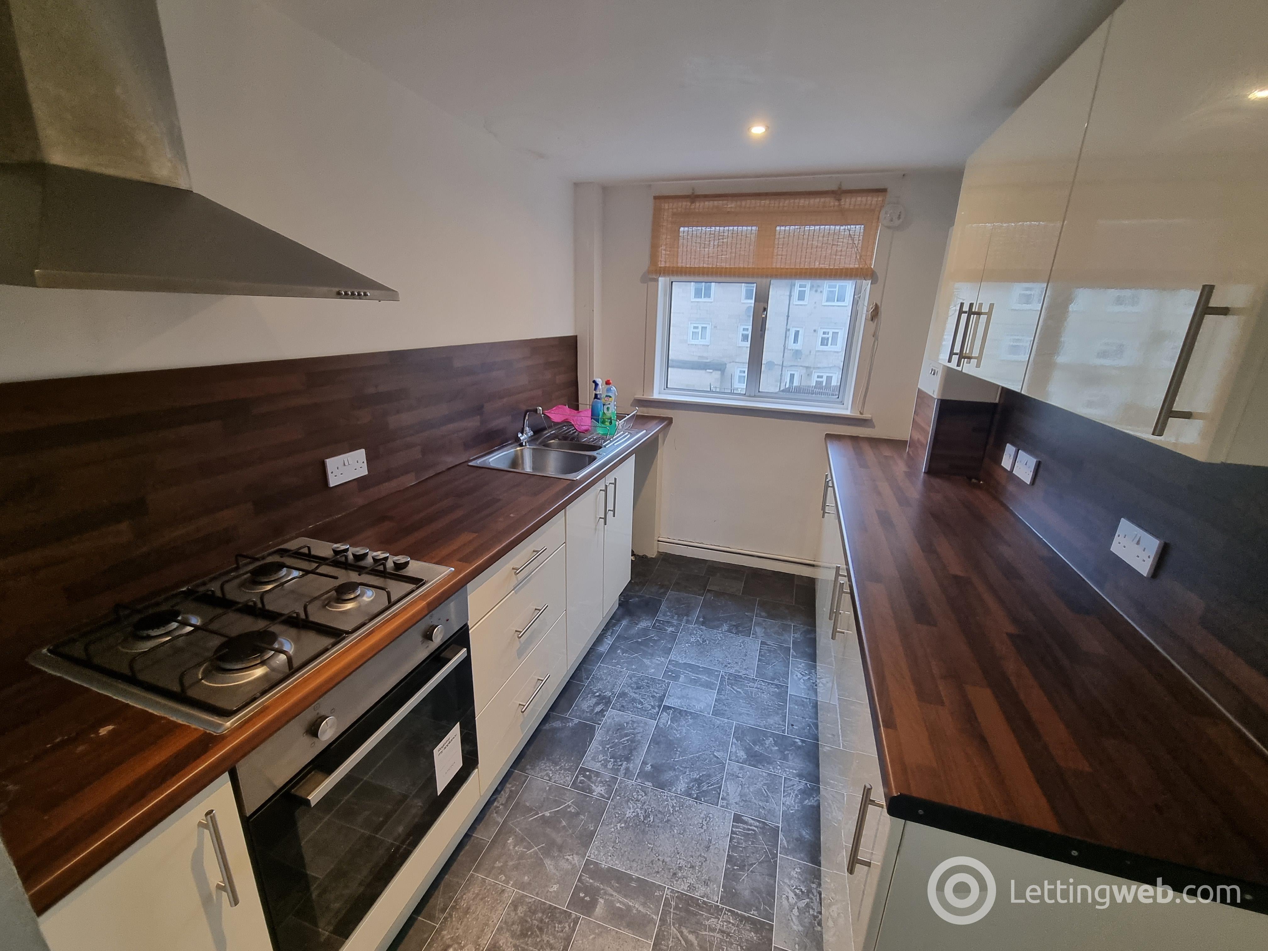 Property to rent in 8D, Balunie Place, Dundee, DD4 8ST