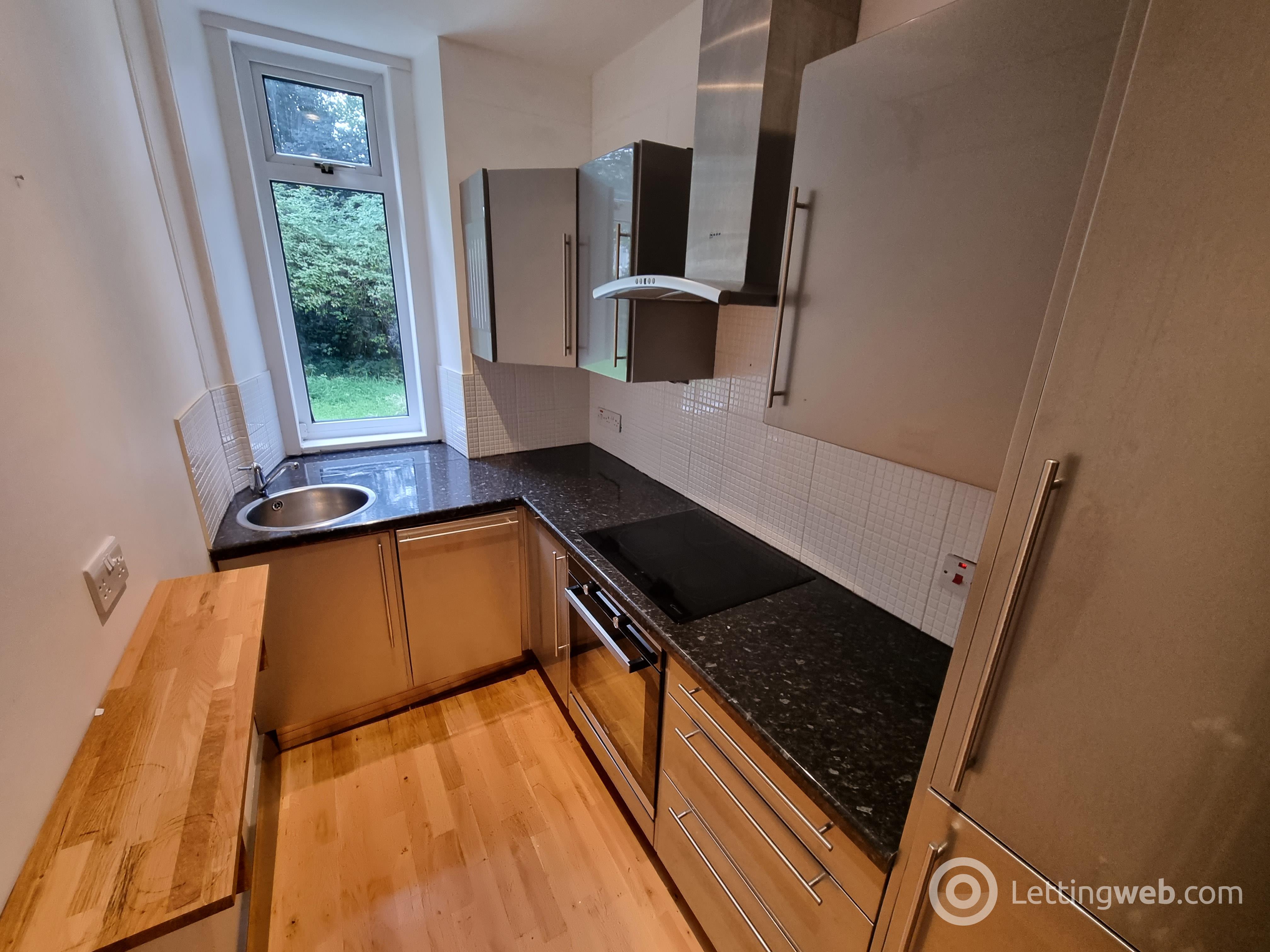 Property to rent in 7 Bellefield Avenue, Dundee, DD1 4NG