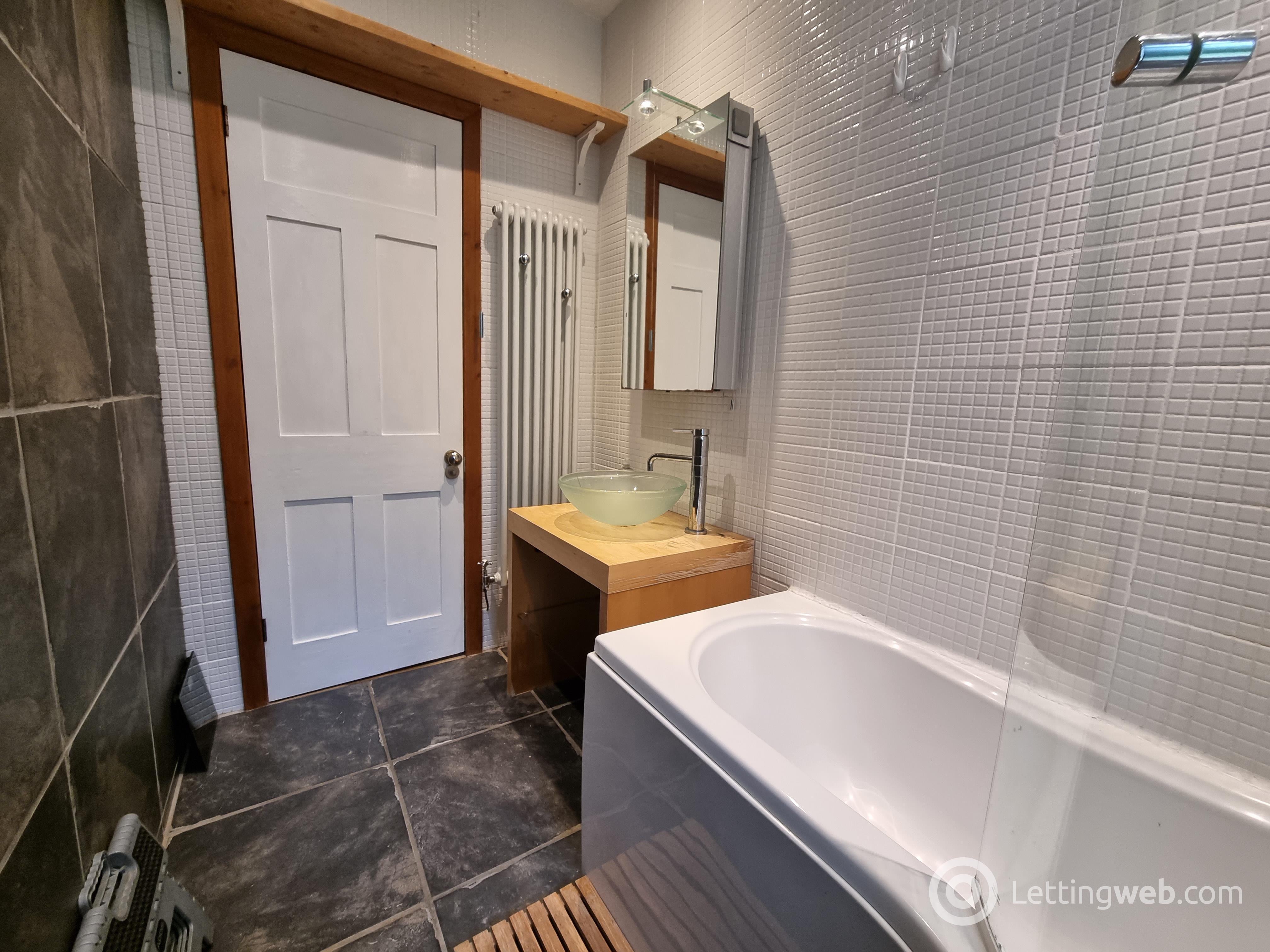 Property to rent in 7 Bellefield Avenue, Dundee, DD1 4NG