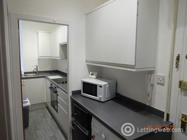 Property to rent in Esslemont Avenue, Rosemount, Aberdeen, AB25 1SX