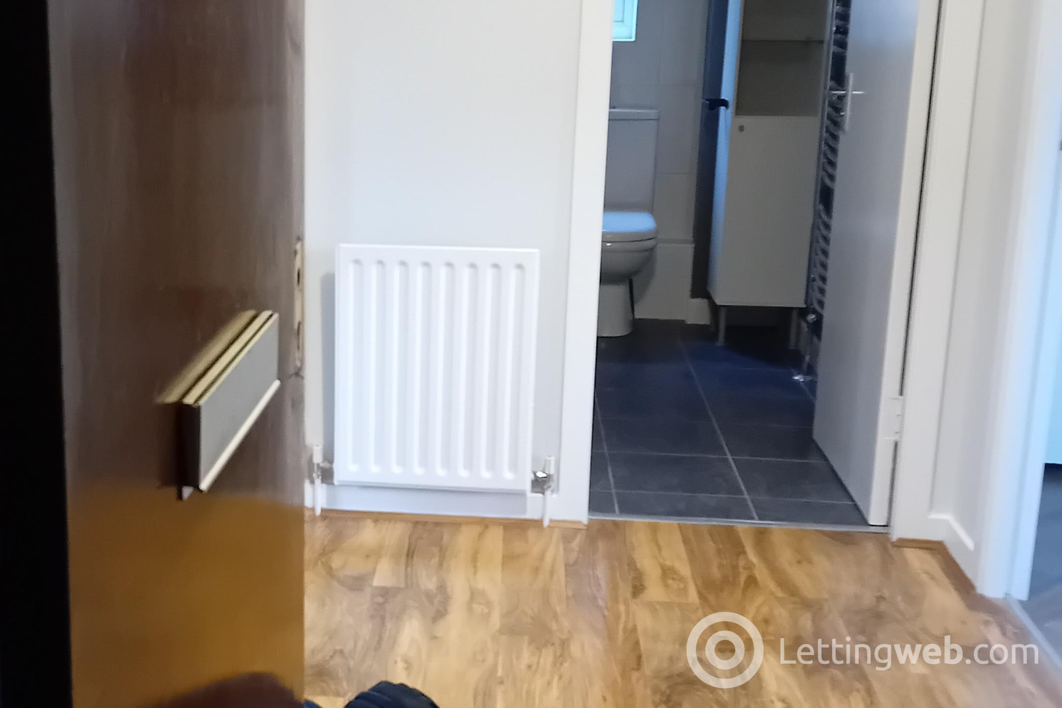 Property to rent in Howth Drive