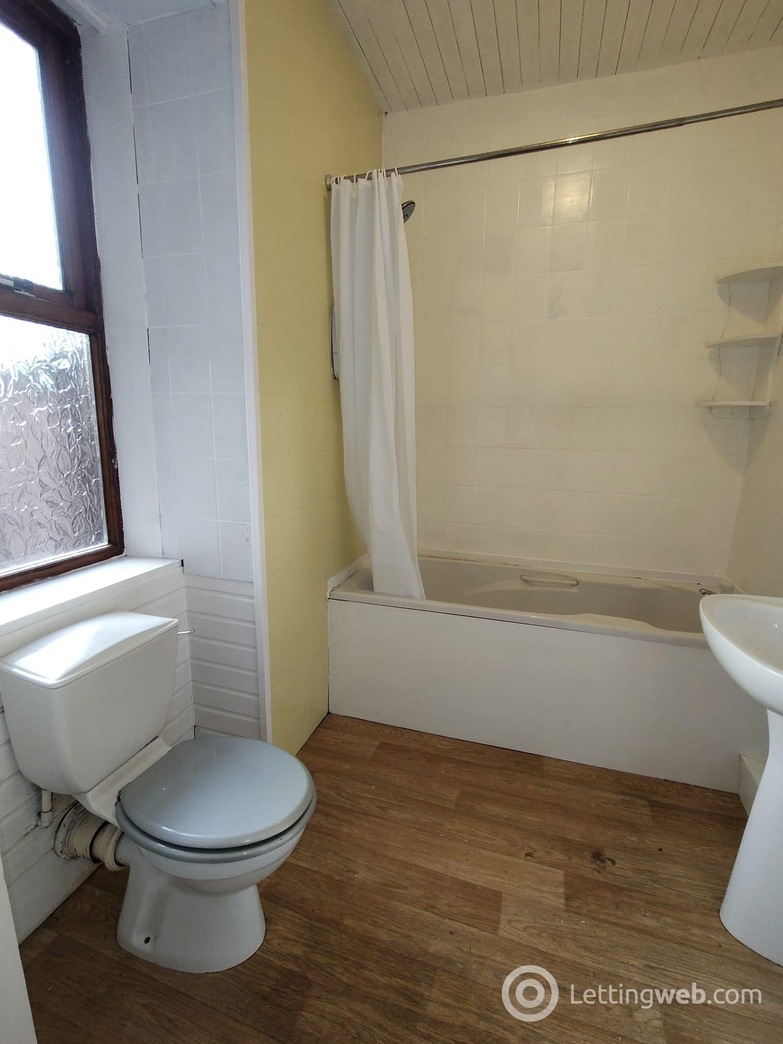 Property to rent in The Cross