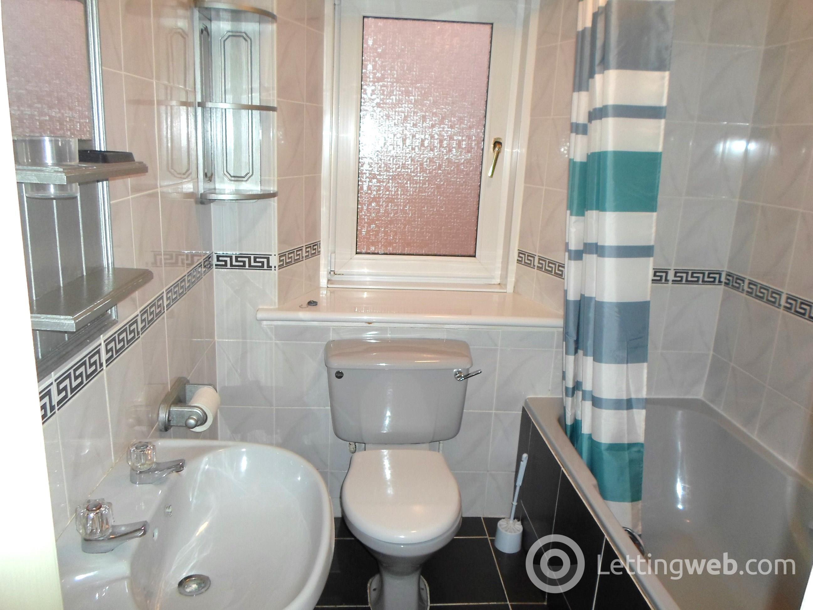 Property to rent in The Roods