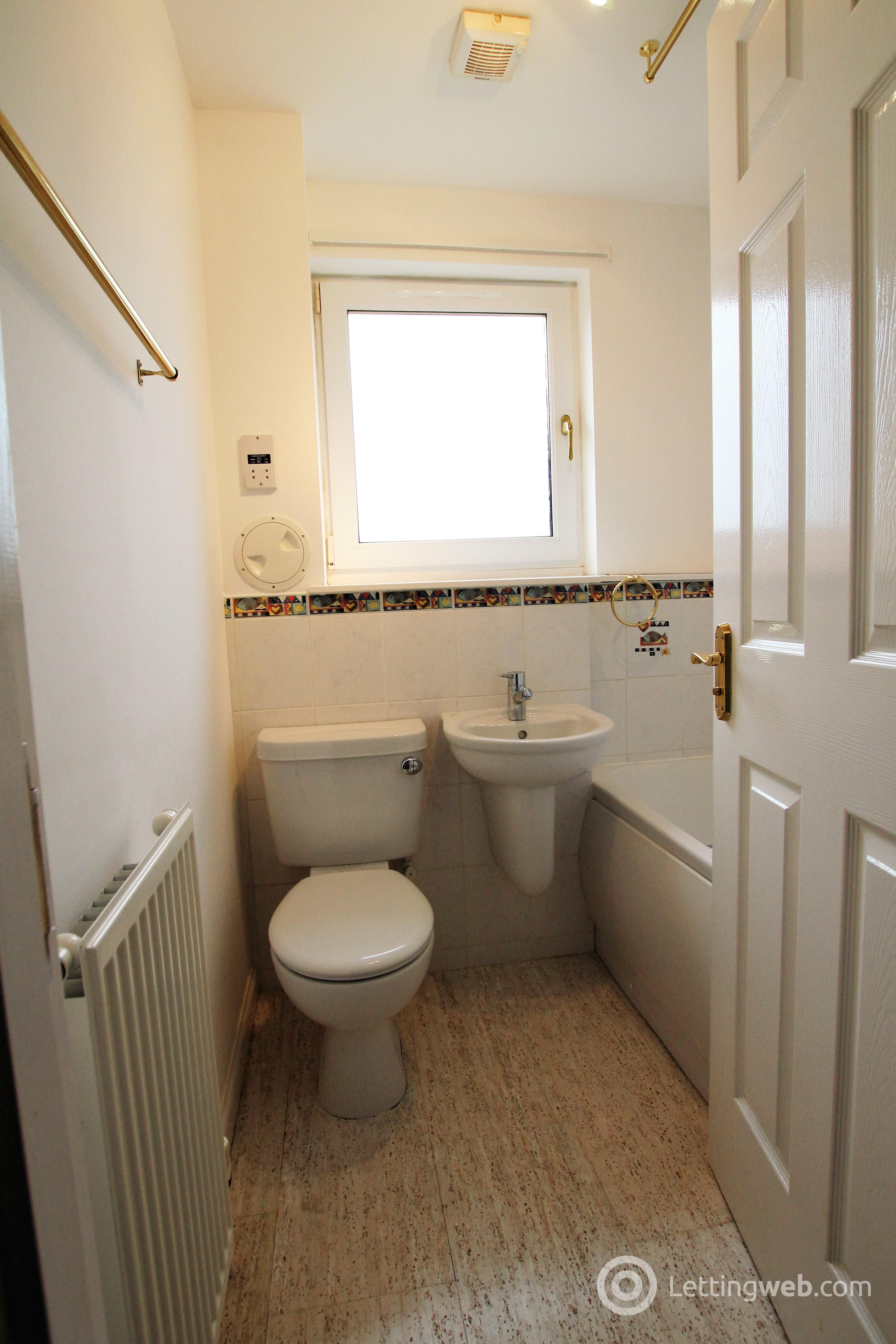 Property to rent in Windmill Court