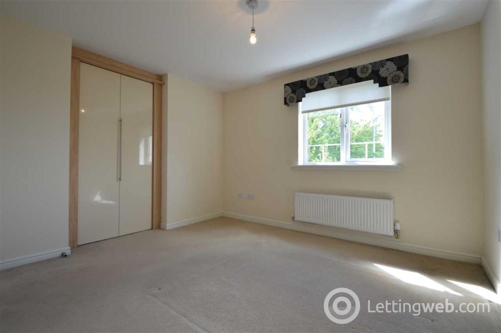 Property to rent in Dalzell Drive
