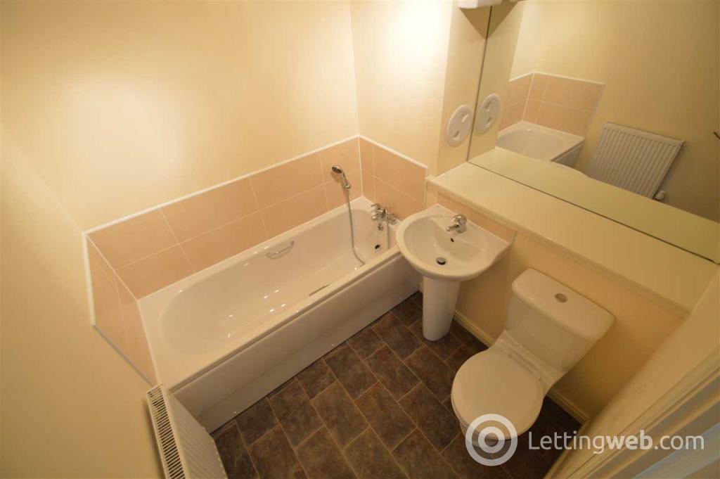 Property to rent in Dalzell Drive