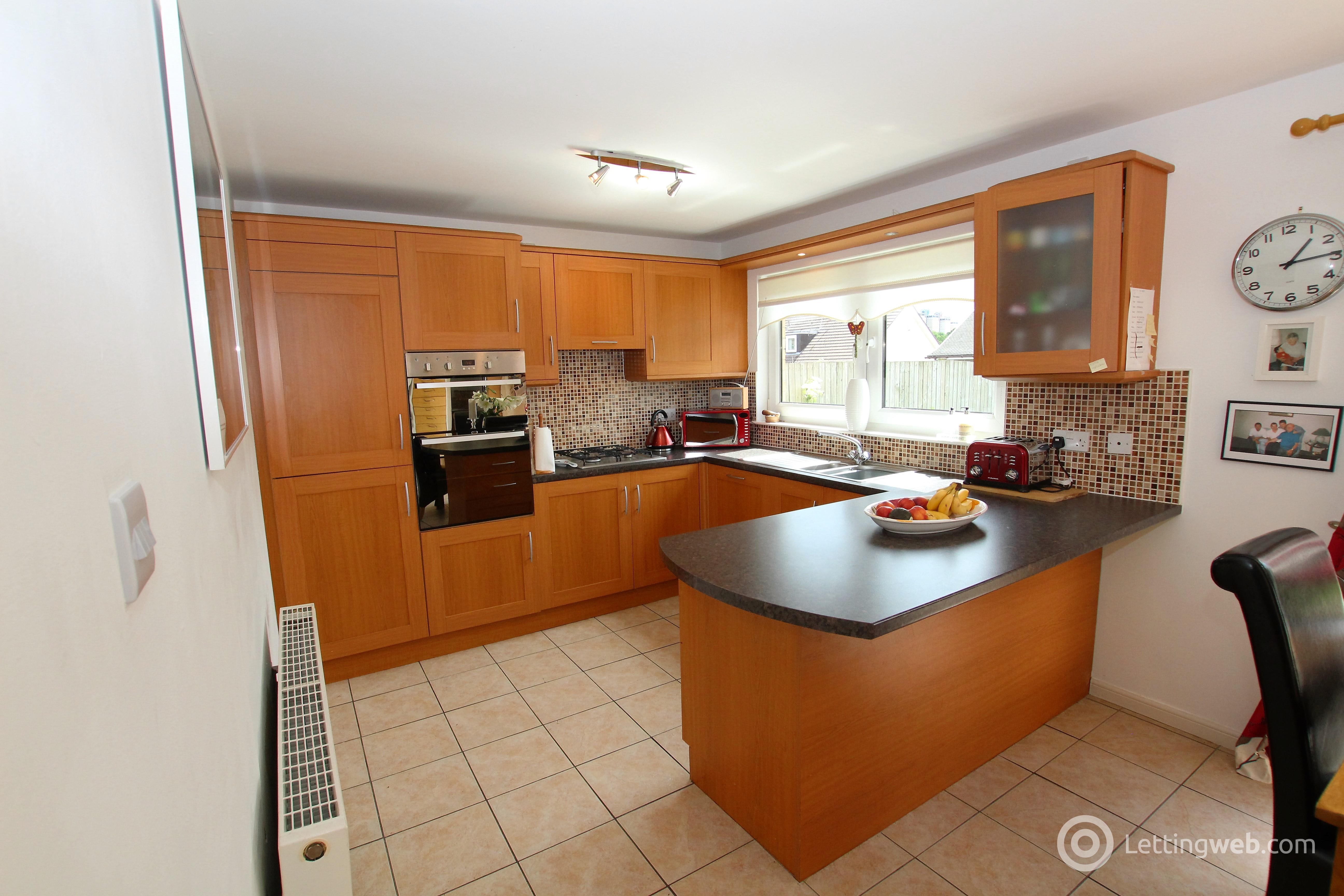Property to rent in Dunbar Drive