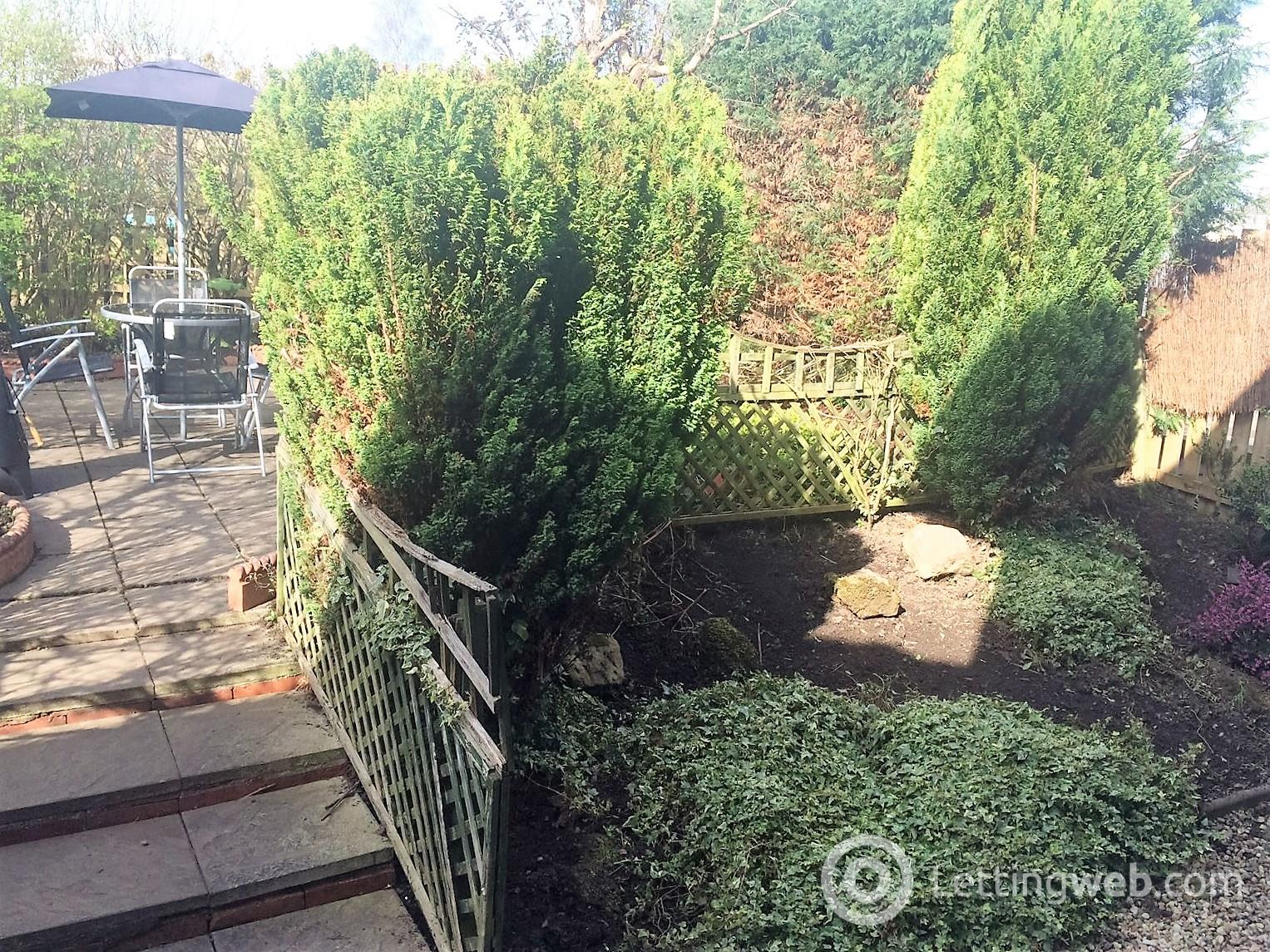 Property to rent in Bellshill Road